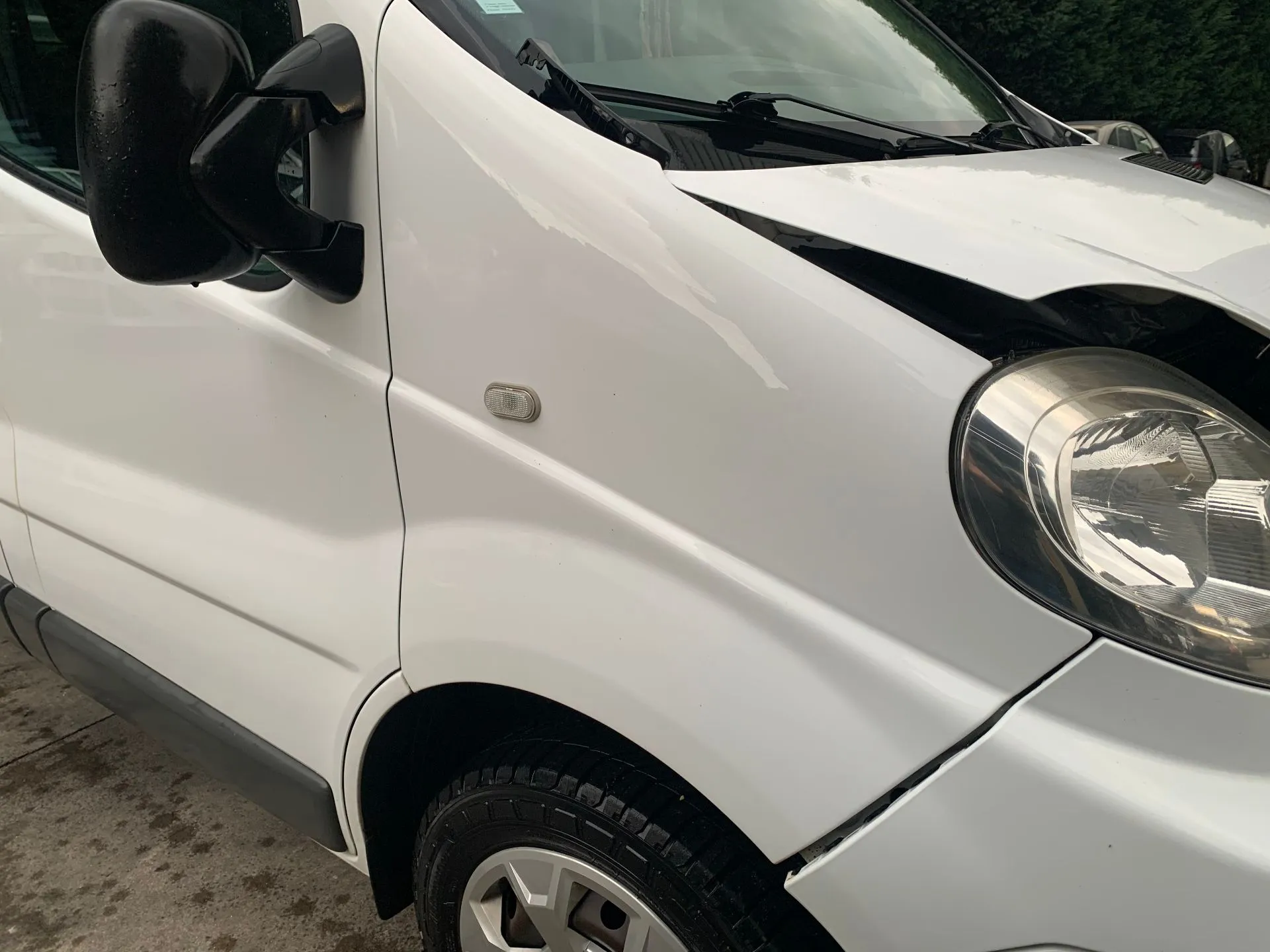 Guarda-lamas direito RENAULT Trafic II Combi (JL)