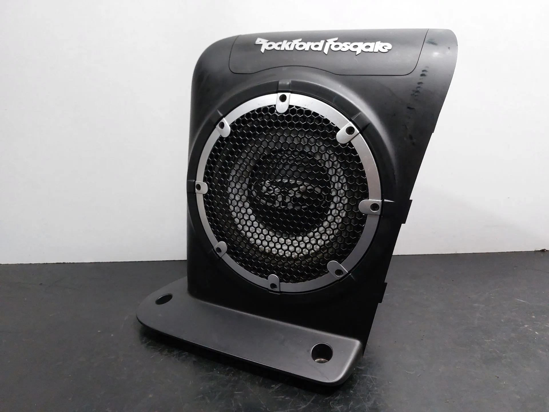 Sound system column / Speakers  MITSUBISHI Outlander II (CW_W)