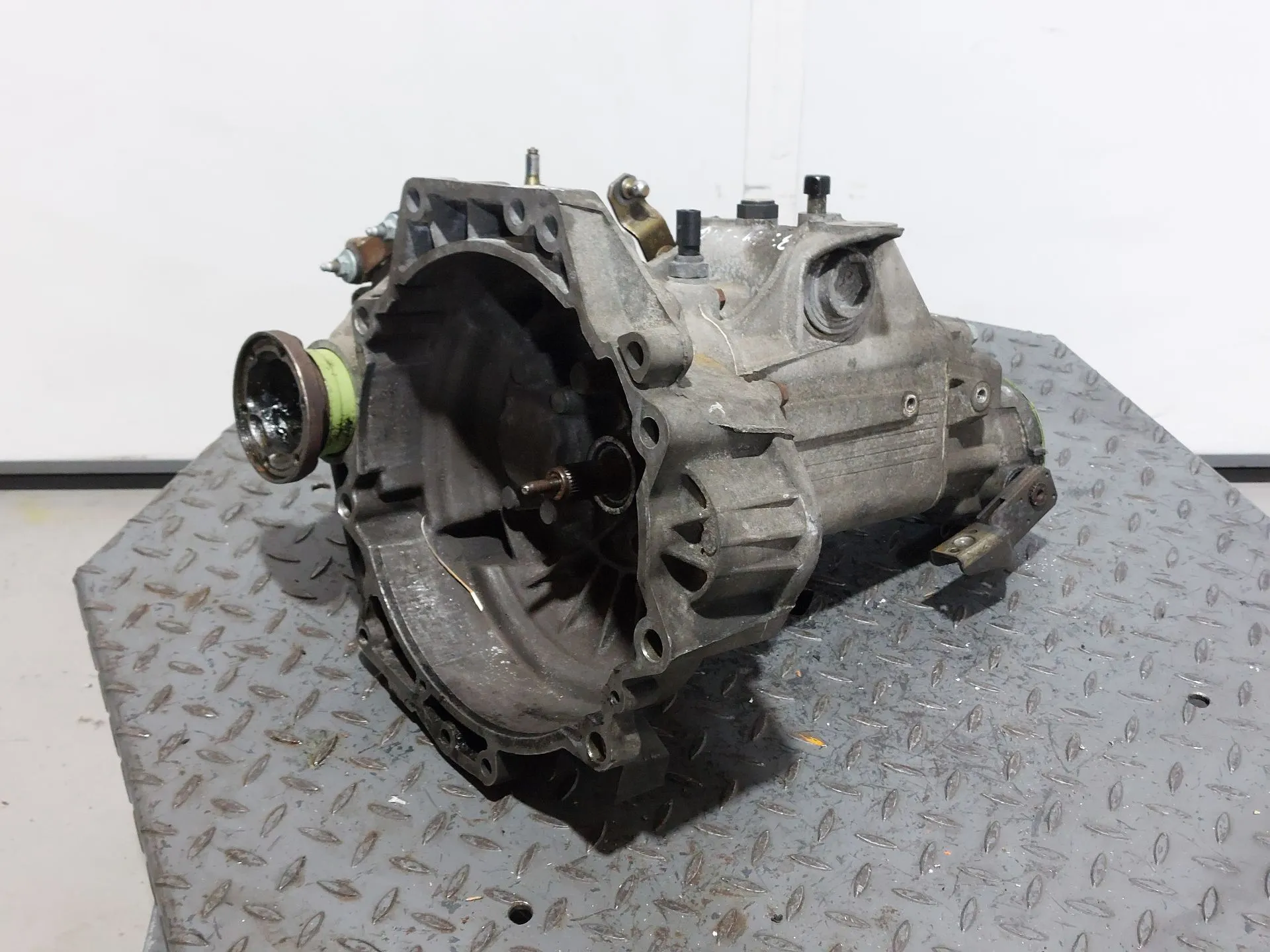 Caixa de velocidades manual VOLKSWAGEN Golf IV (1J1)