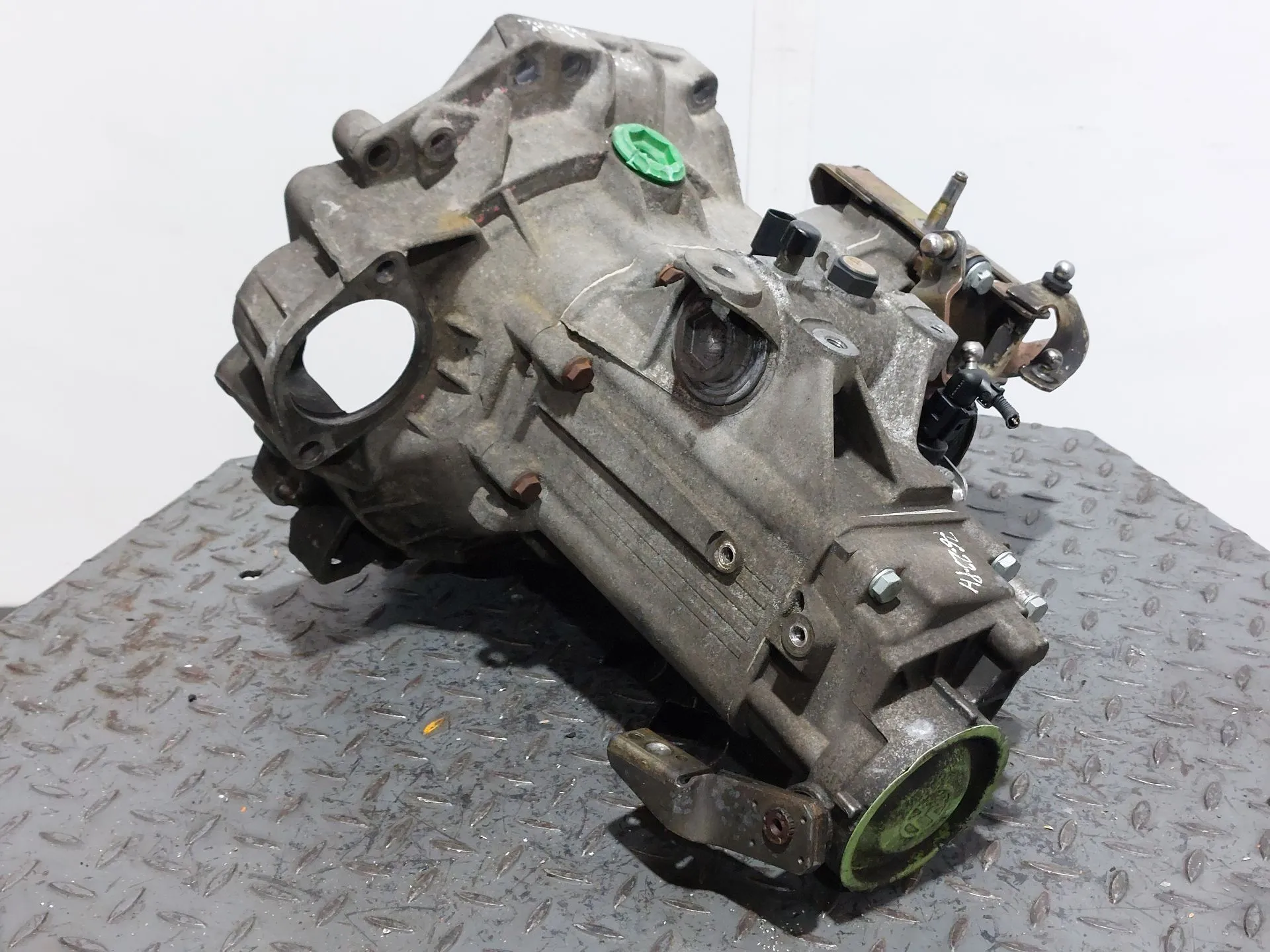 Caixa de velocidades manual VOLKSWAGEN Golf IV (1J1) Imagem-2