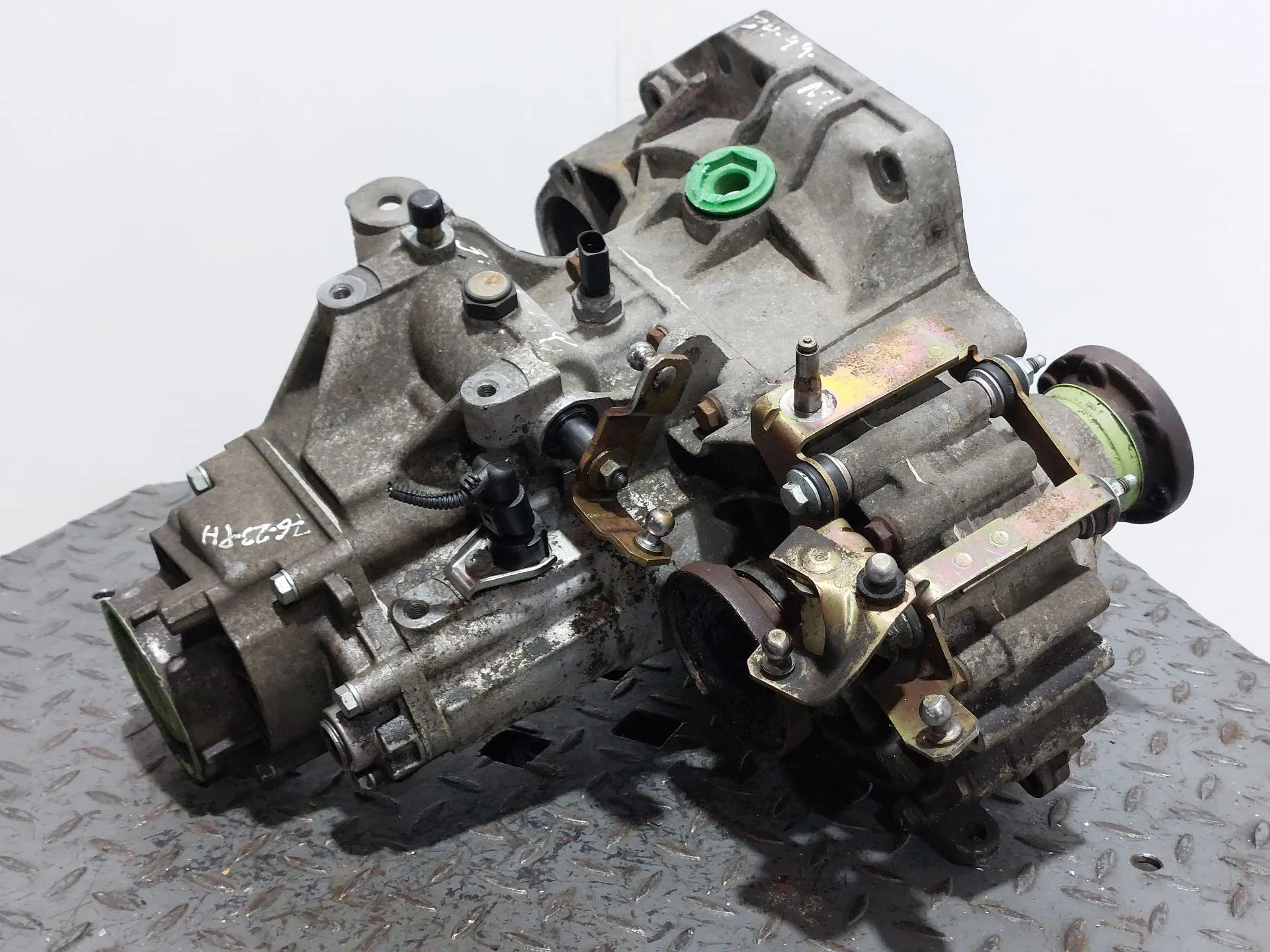 Caixa de velocidades manual VOLKSWAGEN Golf IV (1J1) Imagem-4