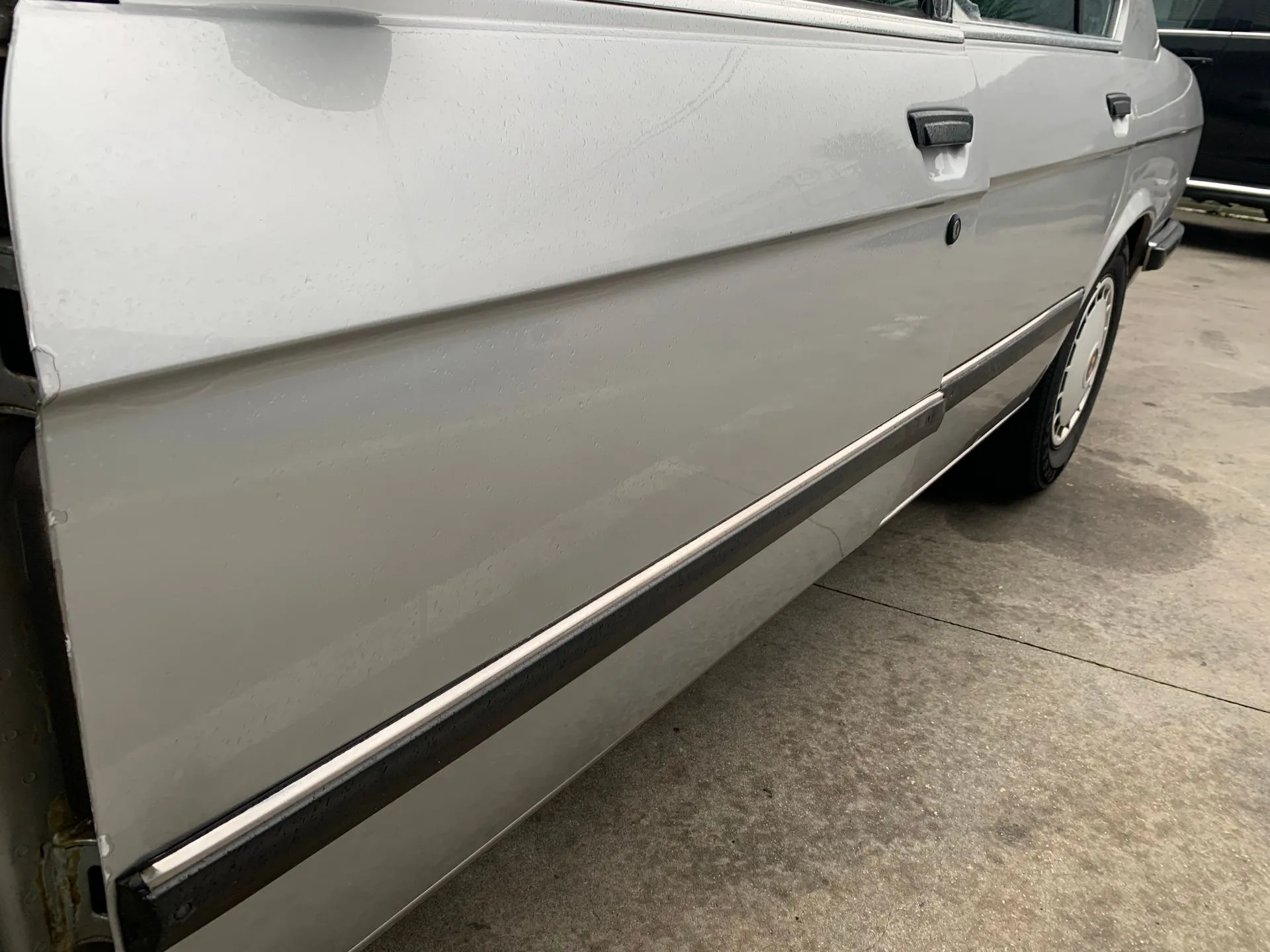 Porta frente esquerda BMW 5 (E28) Imagem-1