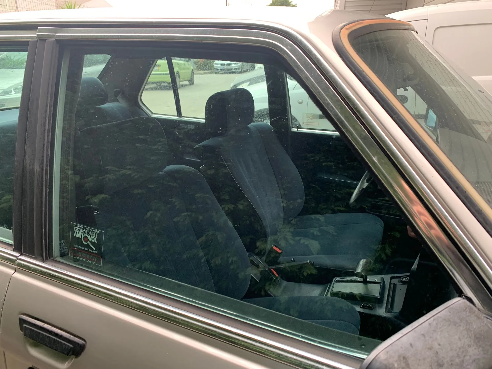 Right front door glass BMW 5 (E28) Imagem-0