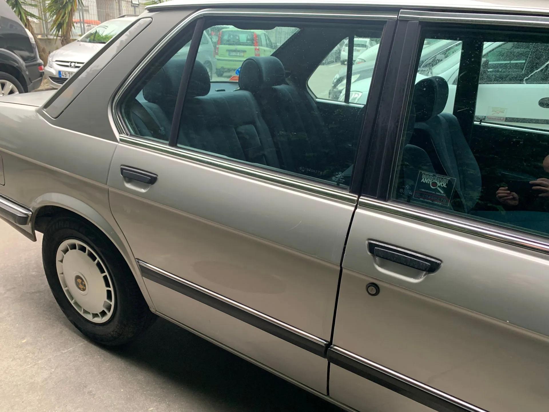 Porta trás direita BMW 5 (E28)