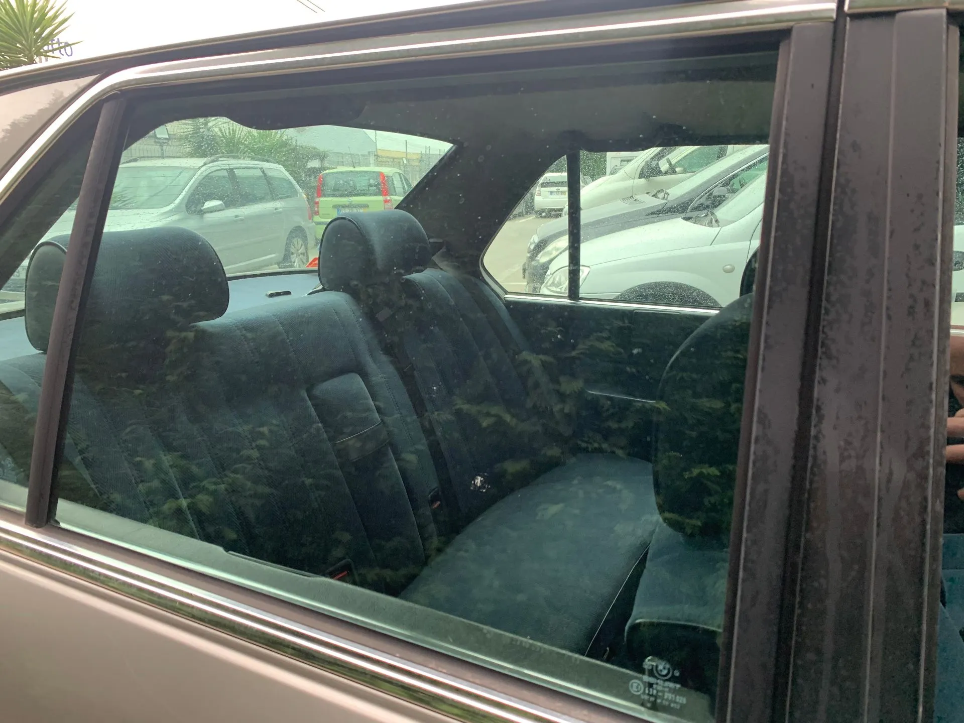 Right rear door glass BMW 5 (E28)