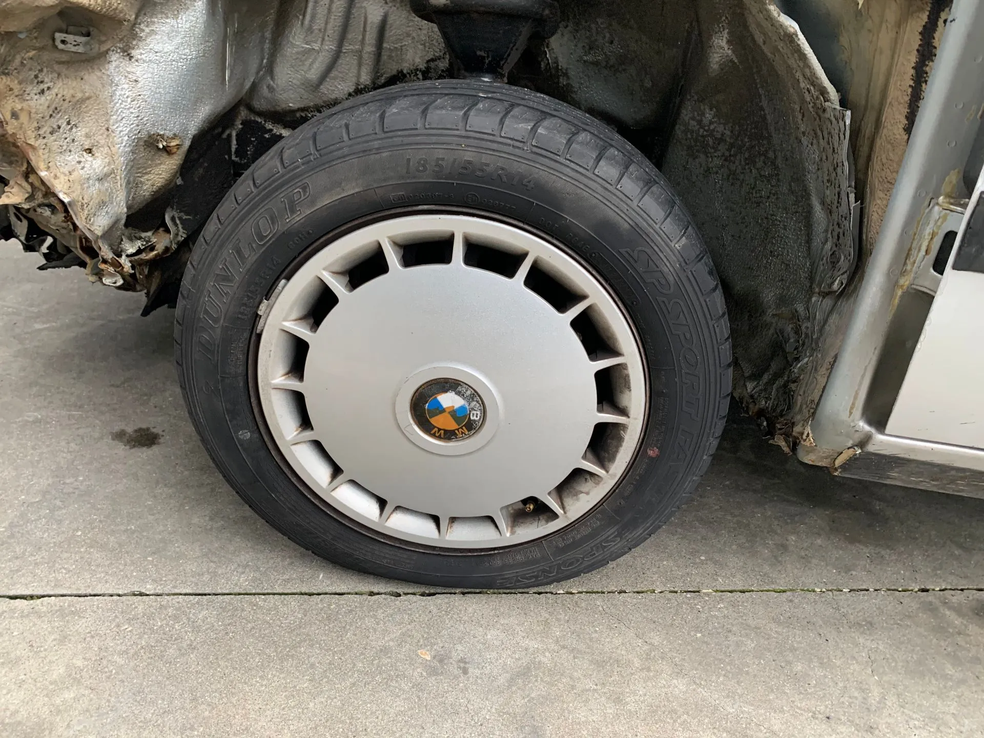 Tampo de jante BMW 5 (E28) Imagem-1