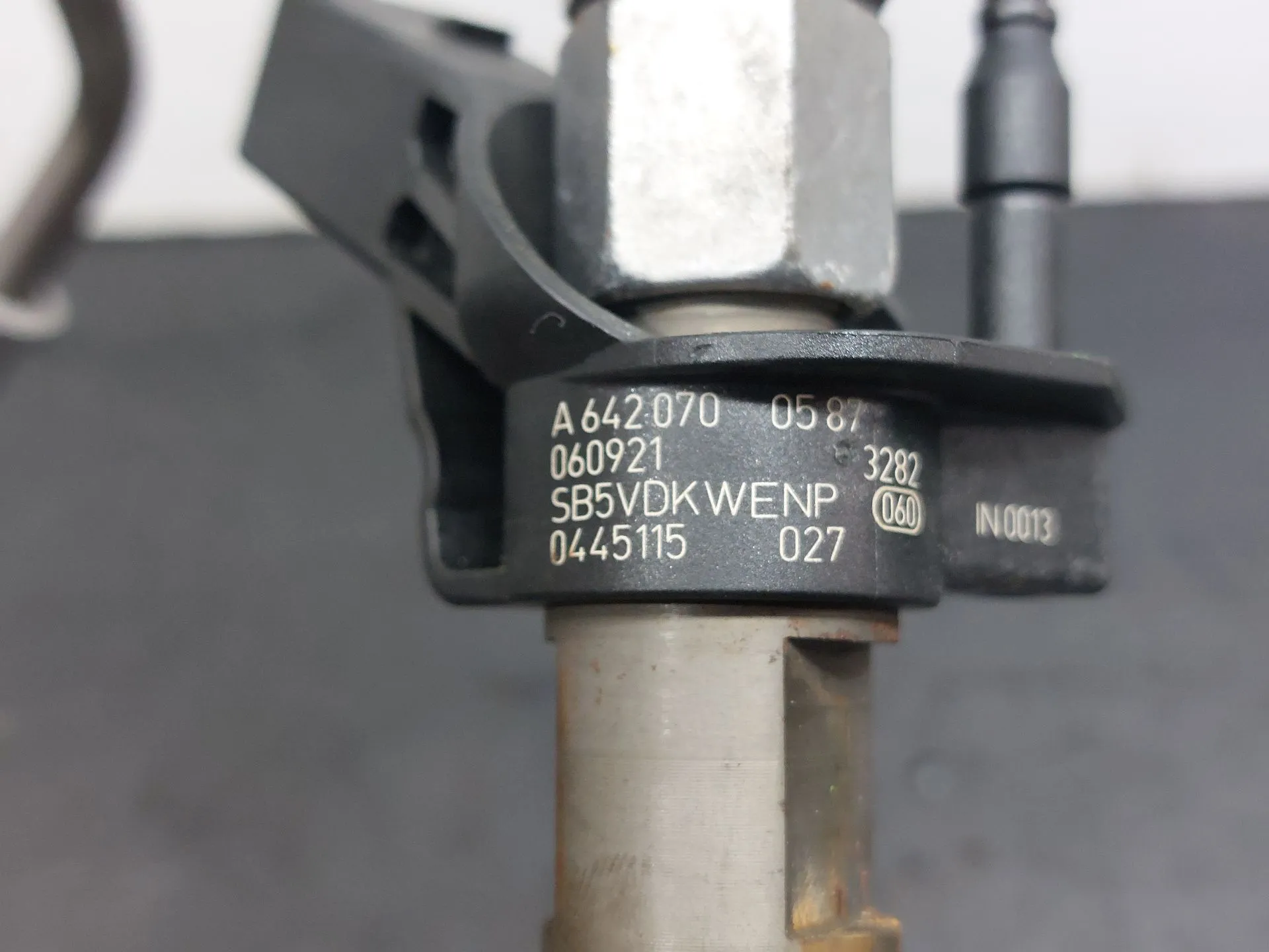 Injecteur MERCEDES-BENZ CLS (C219) Imagem-4