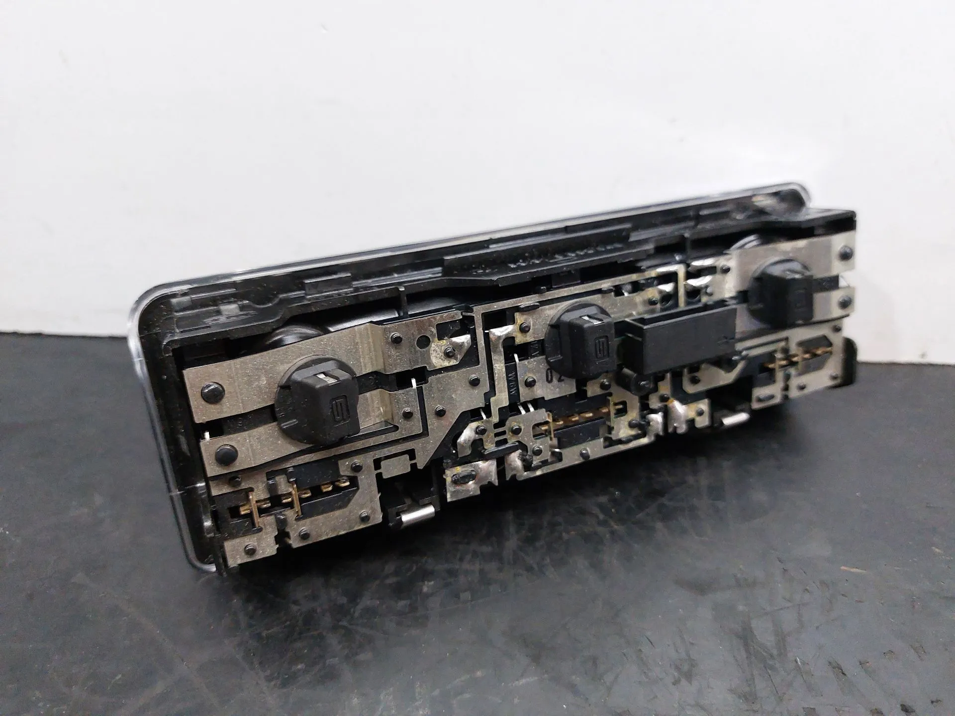 Plafonnier avant BMW X3 (E83) Imagem-2