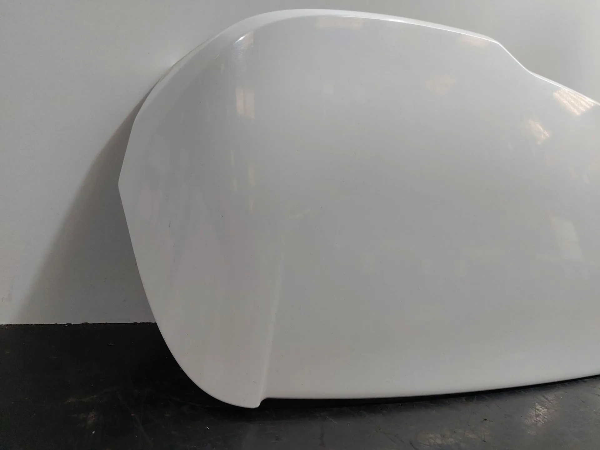 Spoiler / aileron da tampa da mala VOLVO V40 Hatchback Imagem-1