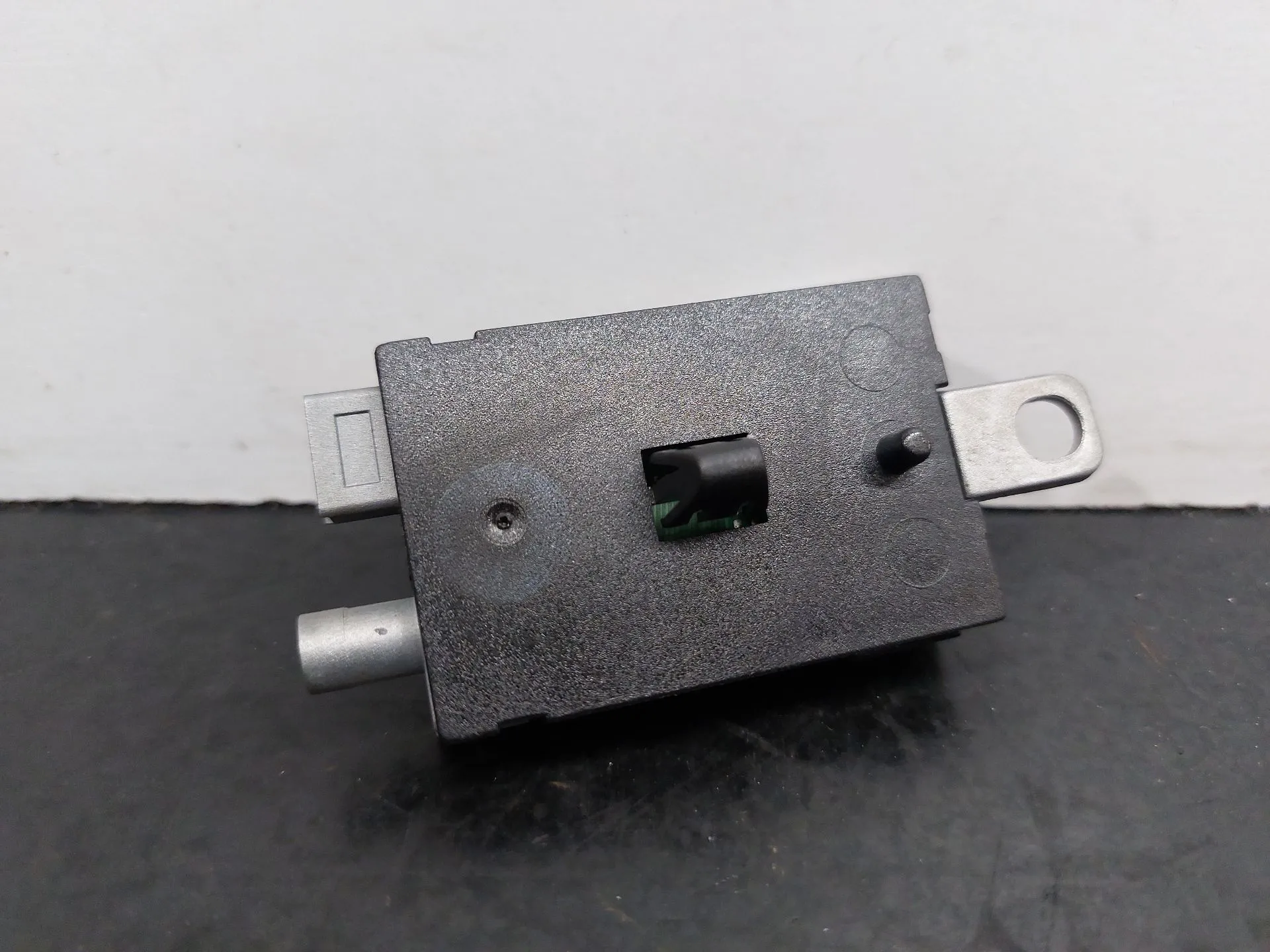 Antenna Amplifier VOLVO V40 Hatchback Imagem-2