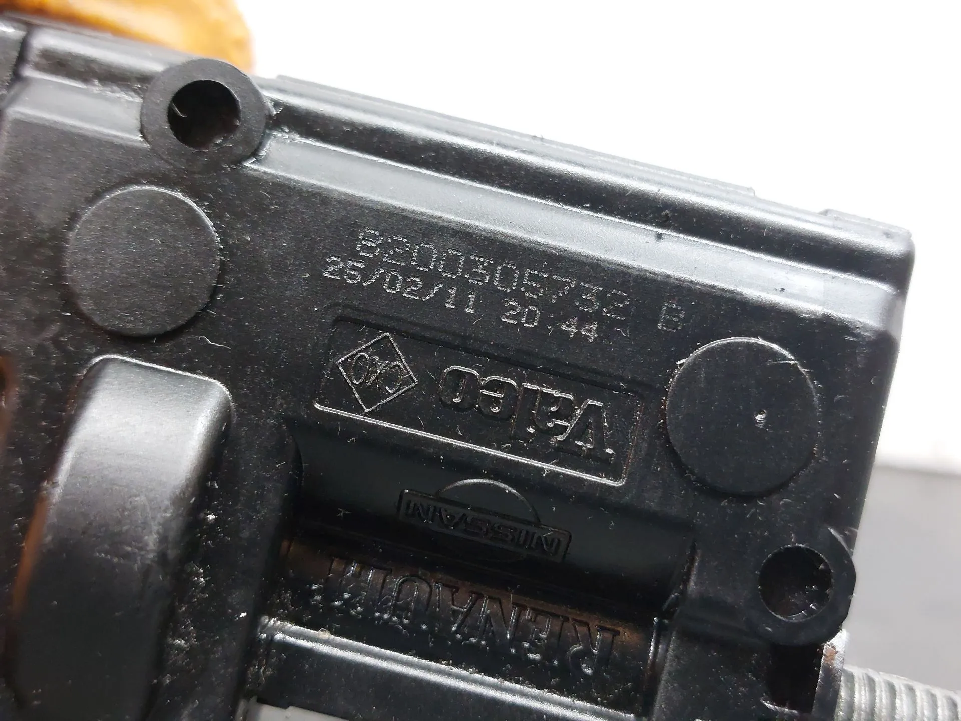 Actuador de cierre del tanque de combustible RENAULT Megane III (BZ0_) Imagem-4