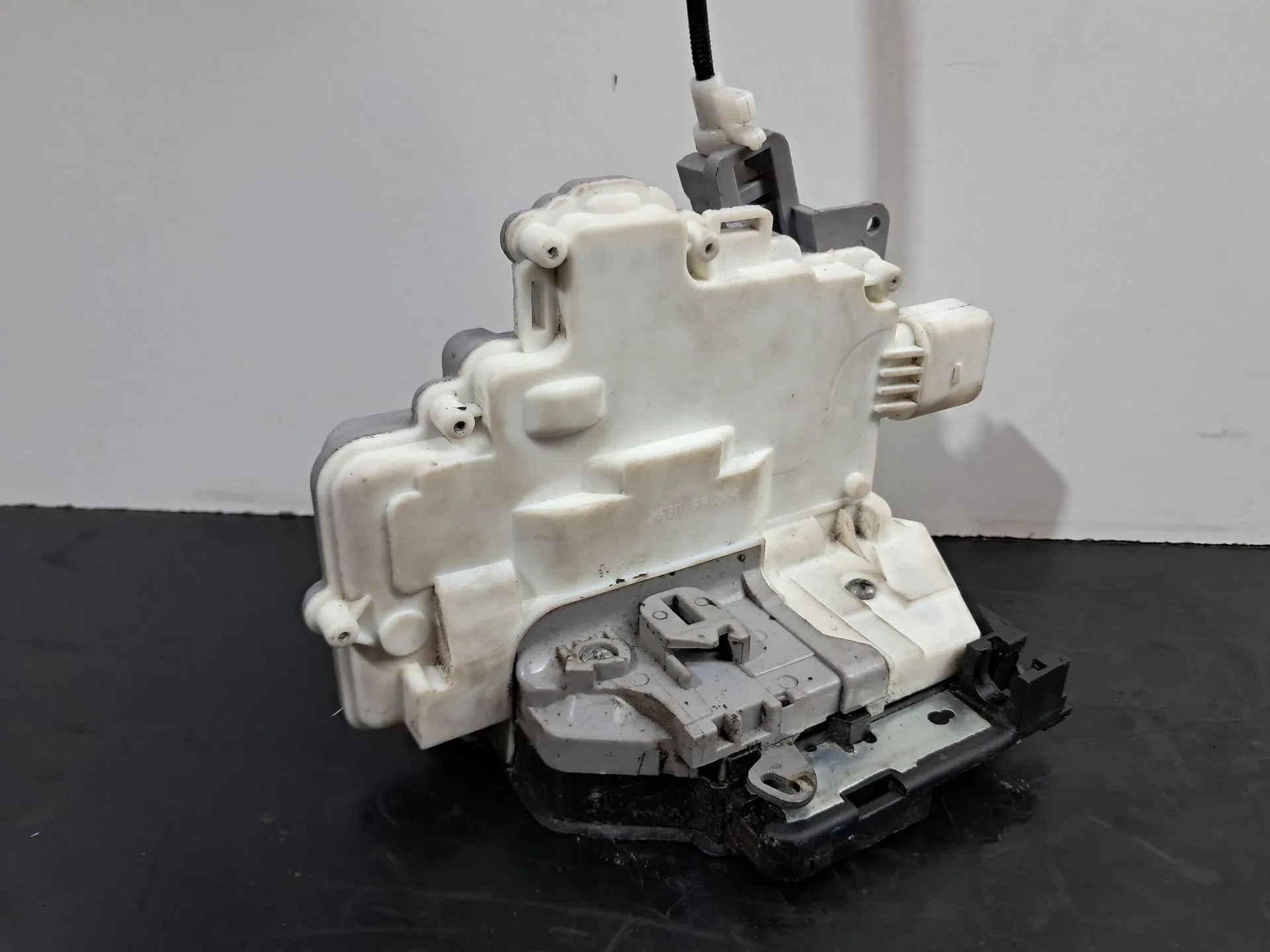 Fechadura / fecho porta frente direito AUDI Q5 (8R)