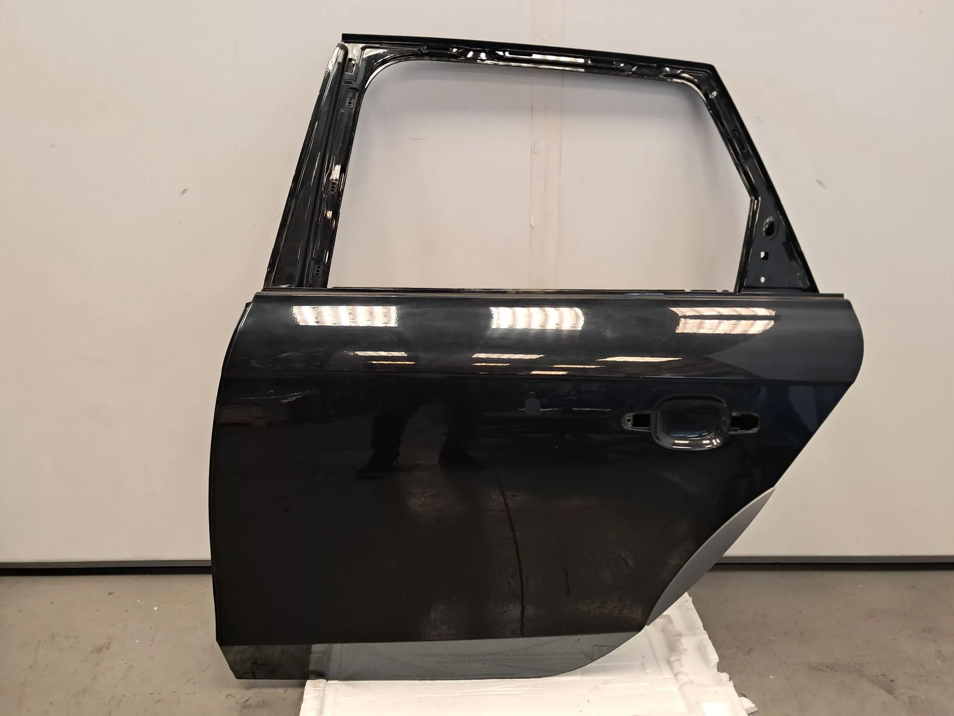 Left rear door AUDI A4 Allroad (8KH, B8)