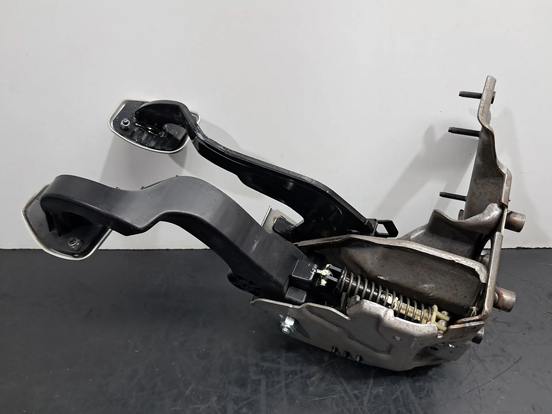 Conjunto Pedais PEUGEOT 208 Imagem-4