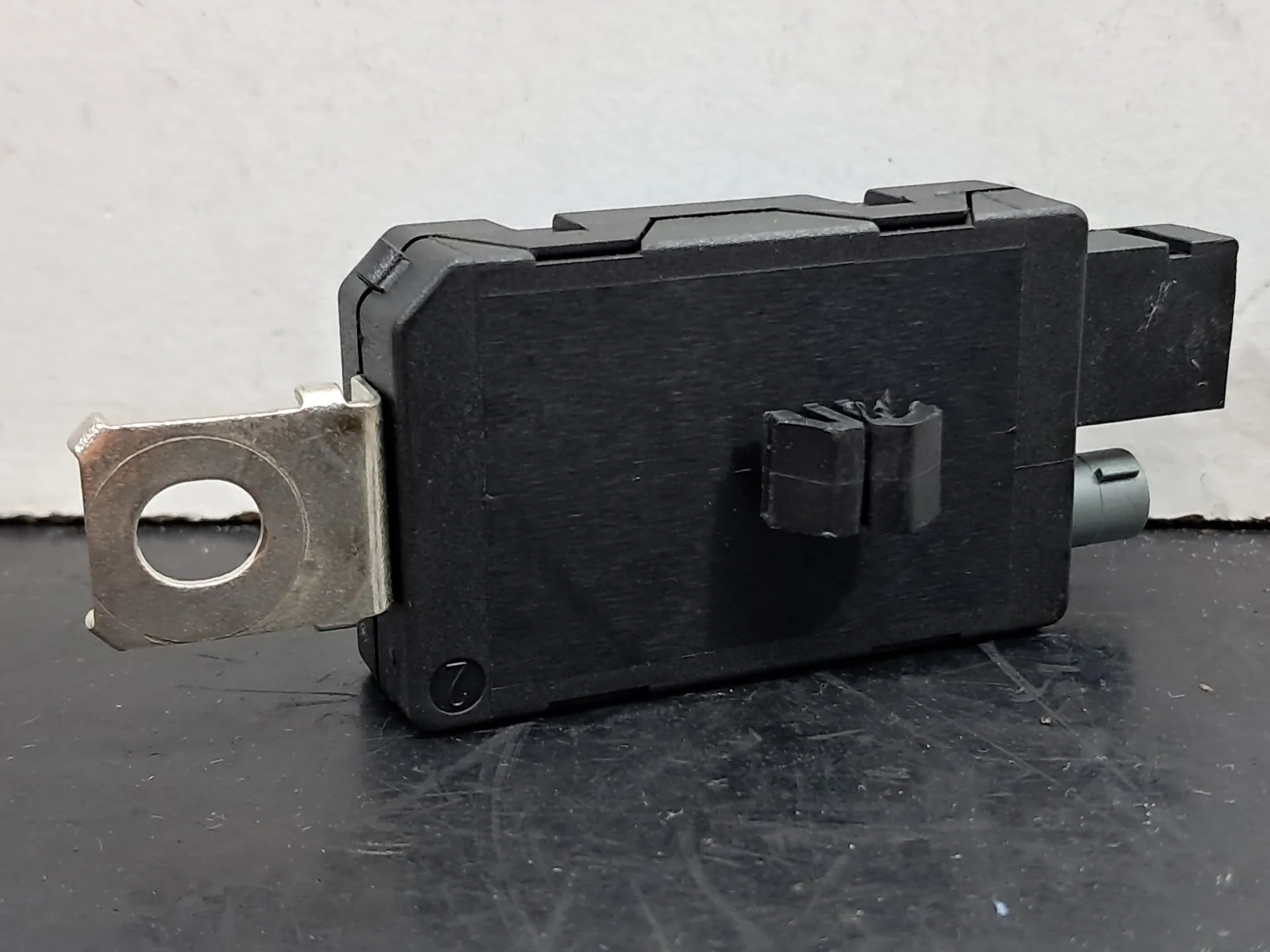 Amplificateur Antenne PEUGEOT 208 Imagem-2