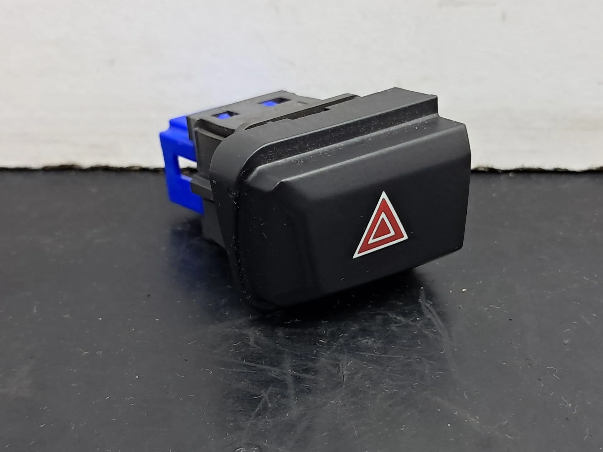 Botão / interruptor 4 piscas PEUGEOT 208