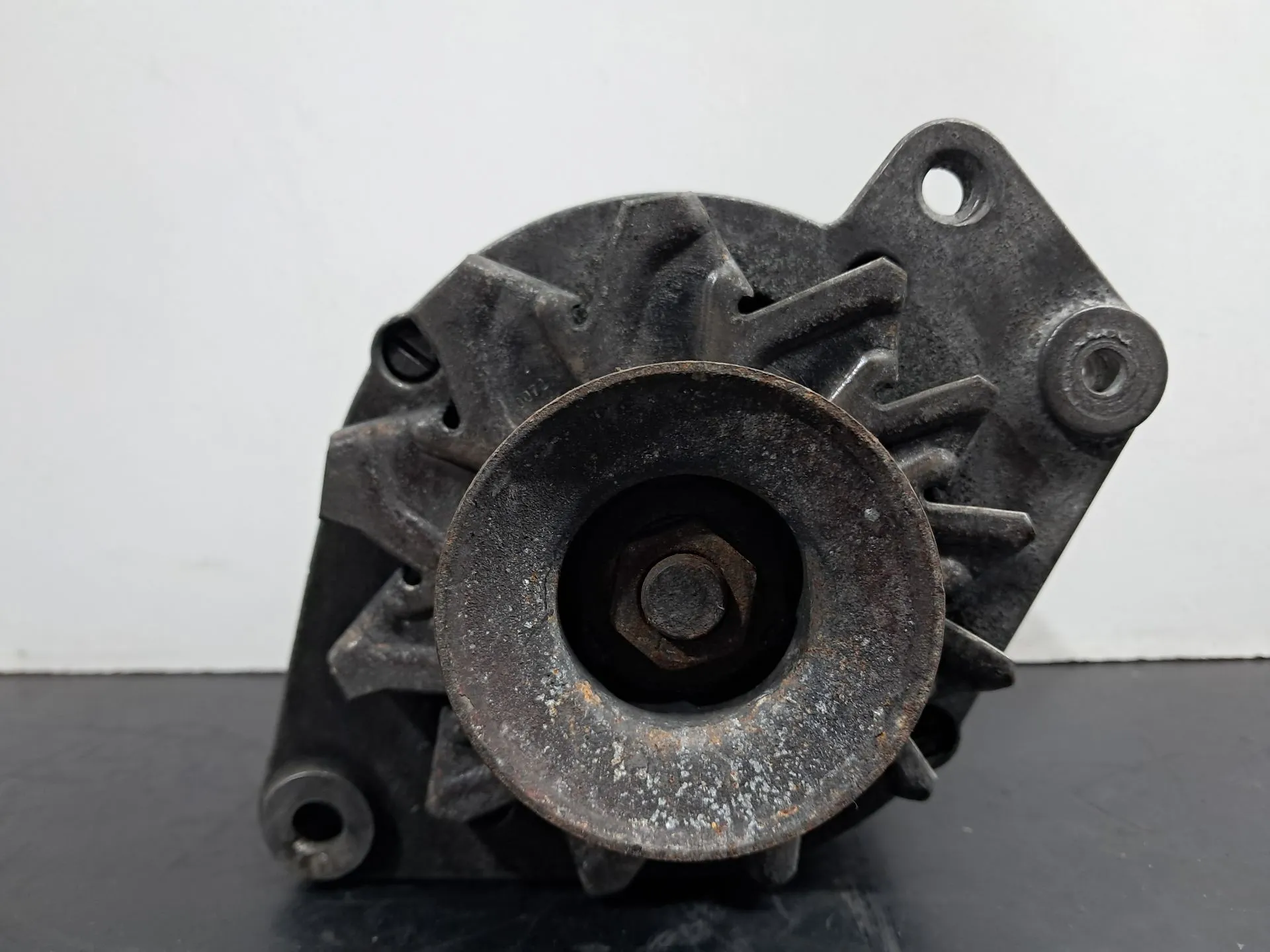 Alternador VOLKSWAGEN Golf II (19E, 1G1) Imagem-1