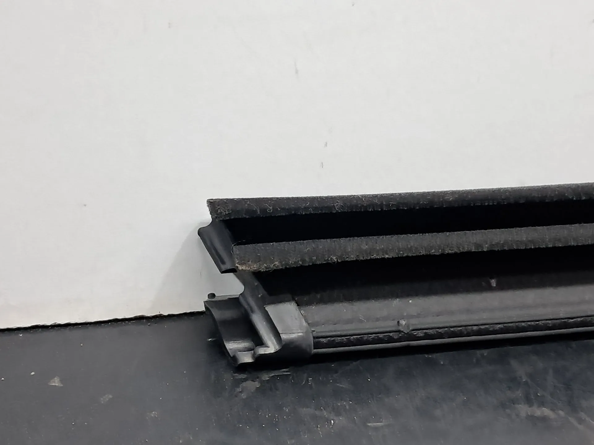 Raspador Vidrio de Puerta Delantera Derecha PEUGEOT 208 Imagem-5