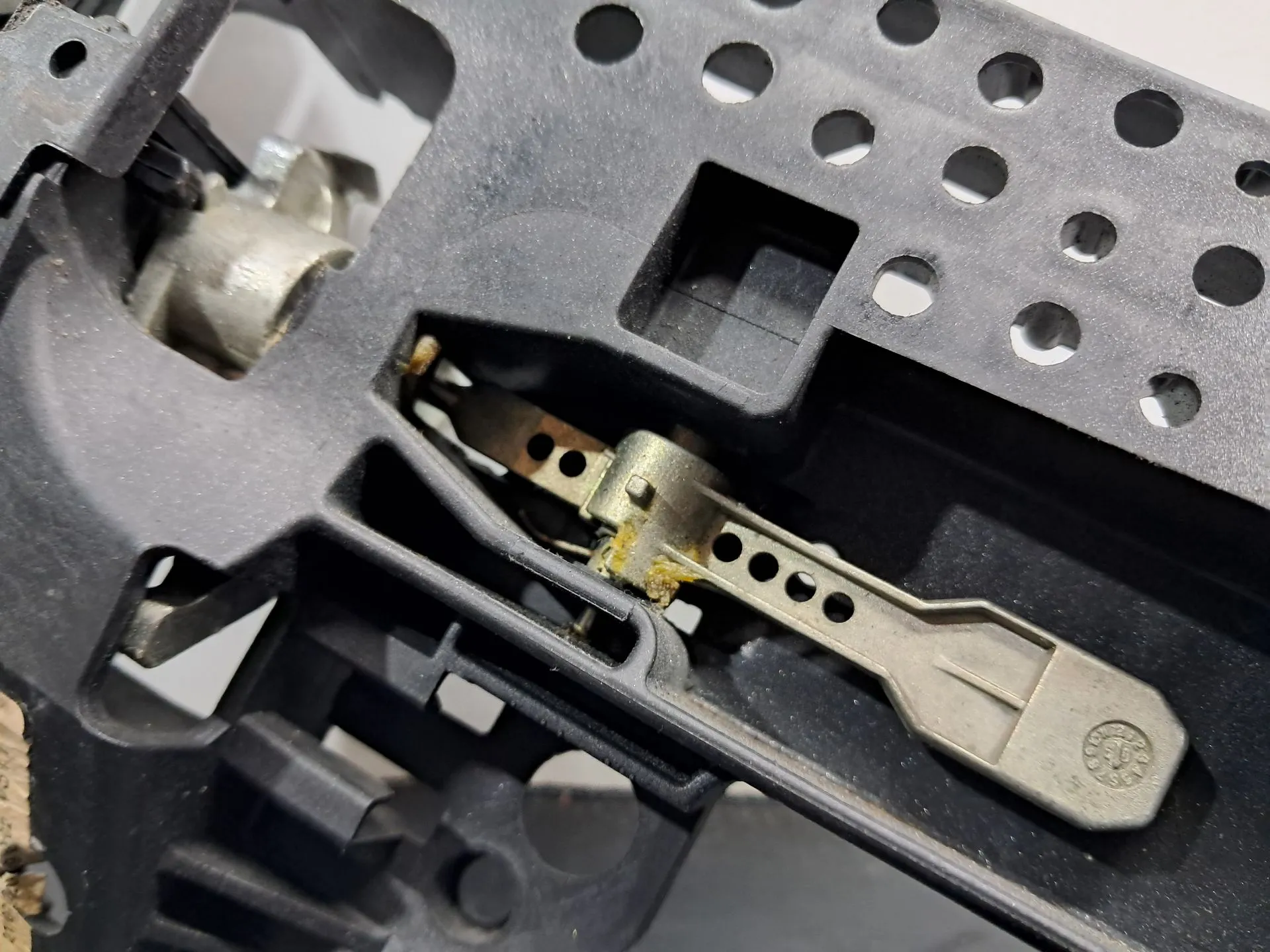 Suporte puxador porta trás direito AUDI Q5 (8R) Imagem-1