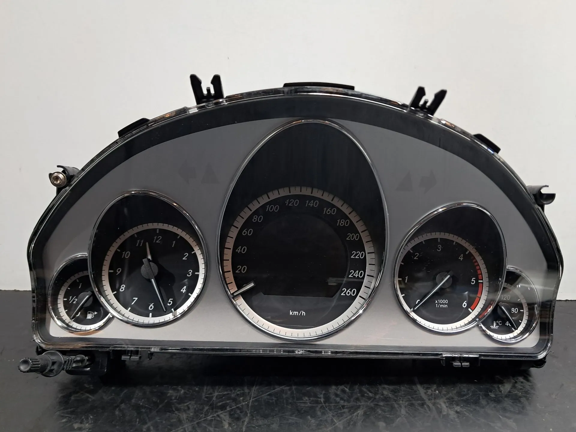 Quadro strumenti / Pannello strumenti MERCEDES-BENZ Classe E Cabriolet (A207)