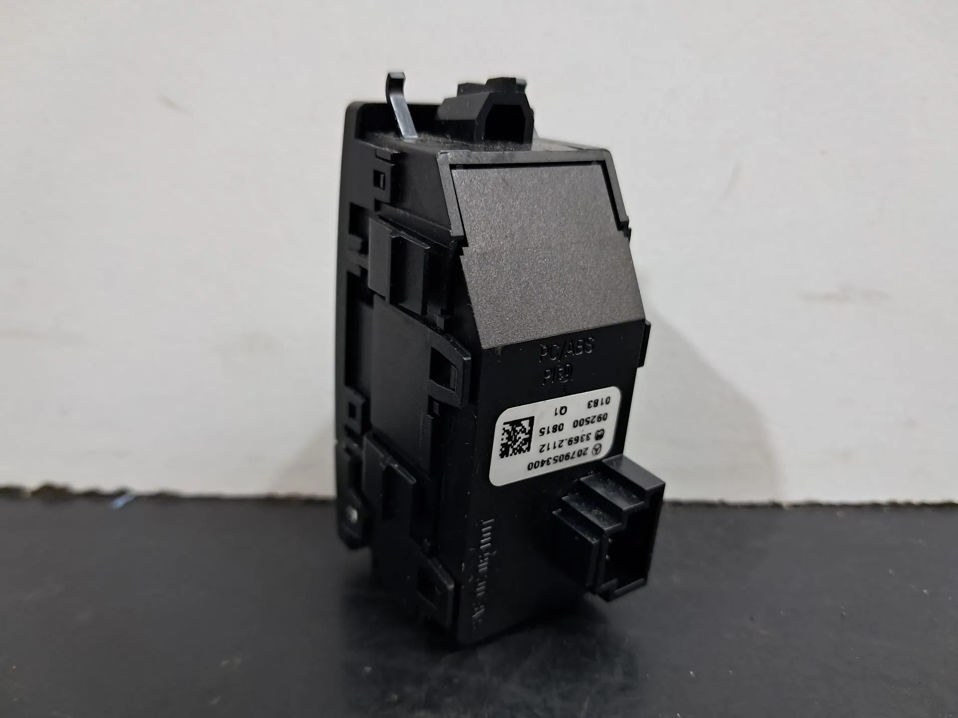 Pulsanti luci di emergenza MERCEDES-BENZ Classe E Cabriolet (A207) Imagem-2