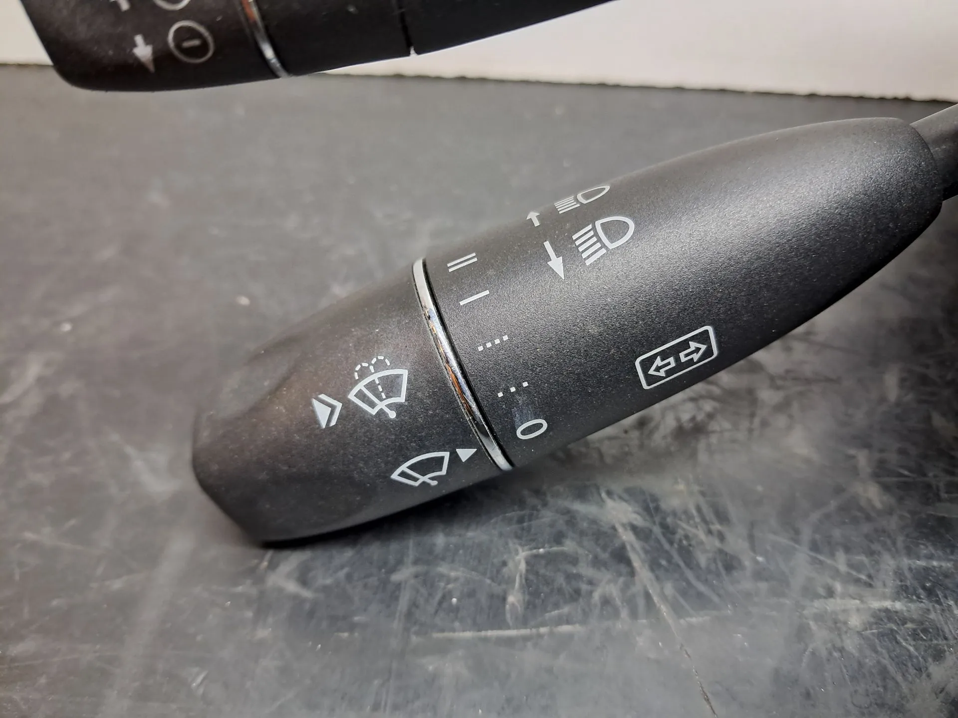 Light and wiper lever set MERCEDES-BENZ Classe E Cabriolet (A207) Imagem-1