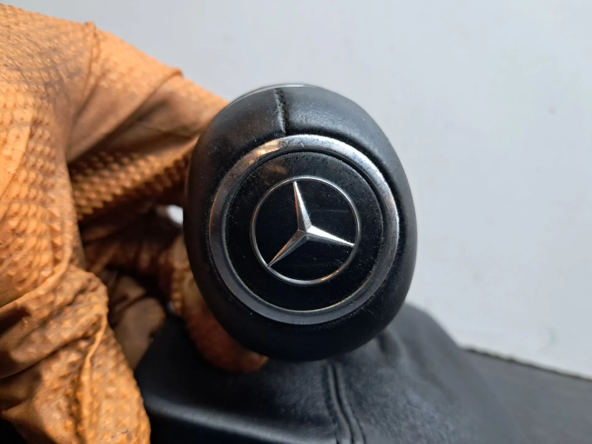 Pommeau / Soufflet de levier MERCEDES-BENZ Classe E Cabriolet (A207) Imagem-1