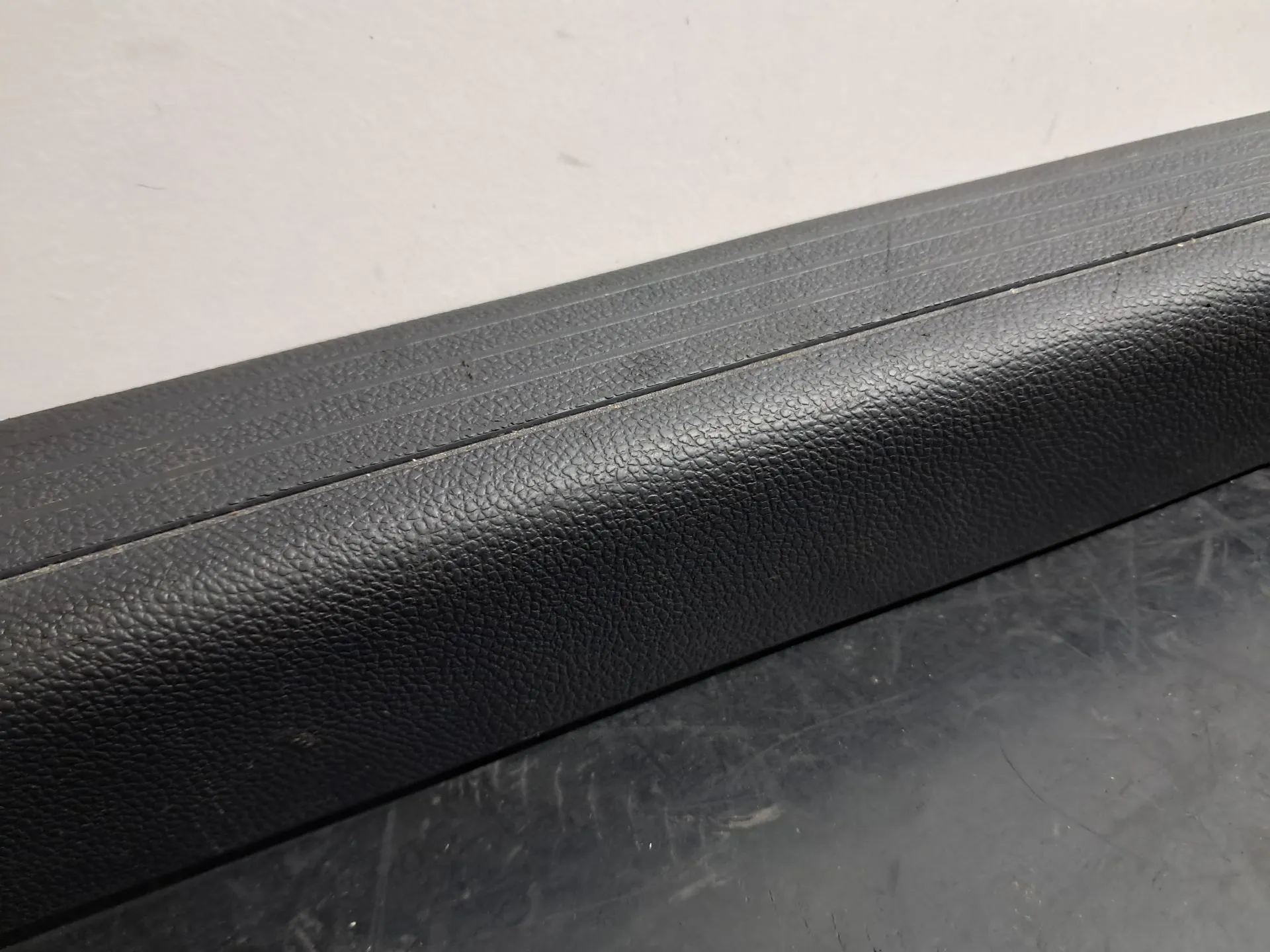 Right front door sill MERCEDES-BENZ Classe E Cabriolet (A207) Imagem-2