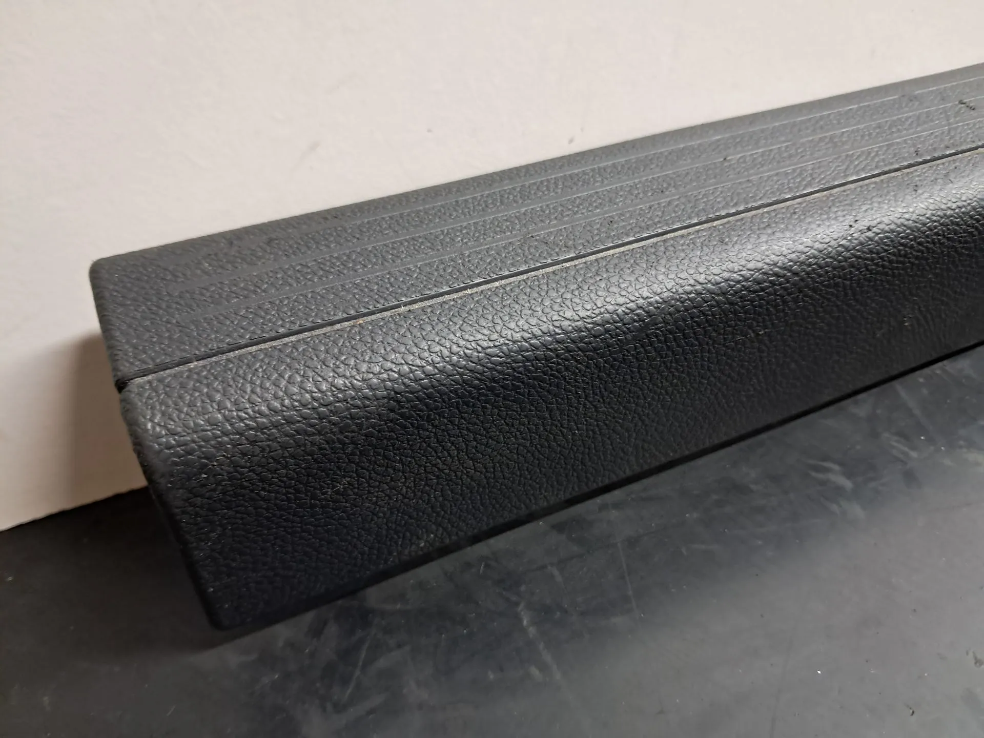 Right front door sill MERCEDES-BENZ Classe E Cabriolet (A207) Imagem-1