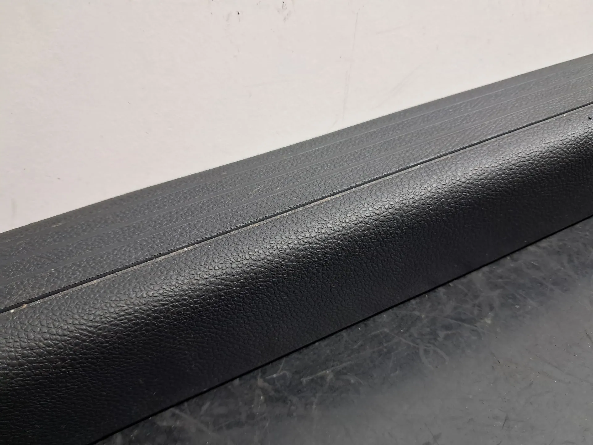 Right front door sill MERCEDES-BENZ Classe E Cabriolet (A207) Imagem-3