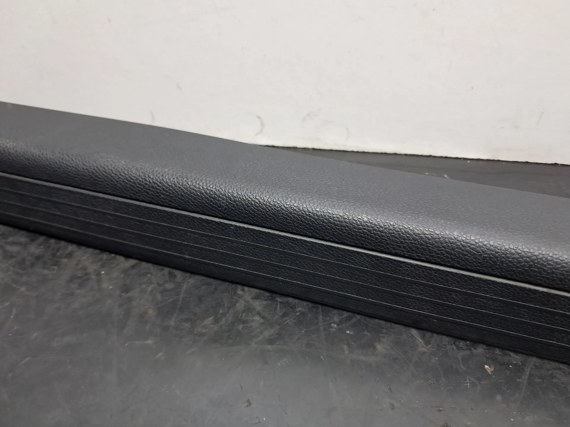 Seuil de porte avant gauche MERCEDES-BENZ Classe E Cabriolet (A207) Imagem-2