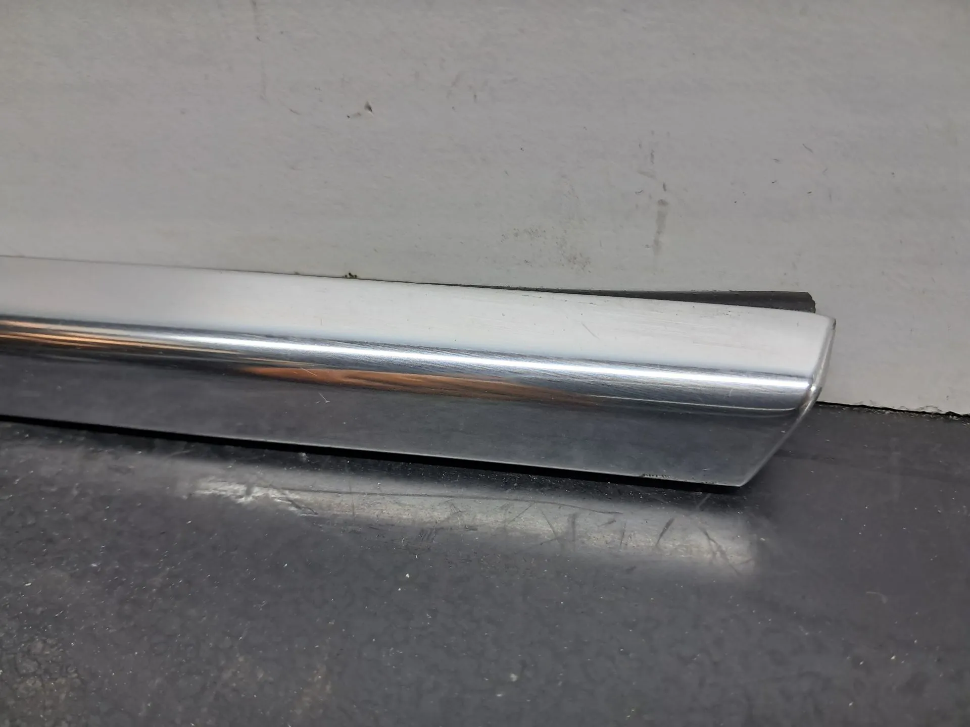 Modanatura pannello destro MERCEDES-BENZ Classe E Cabriolet (A207) Imagem-1