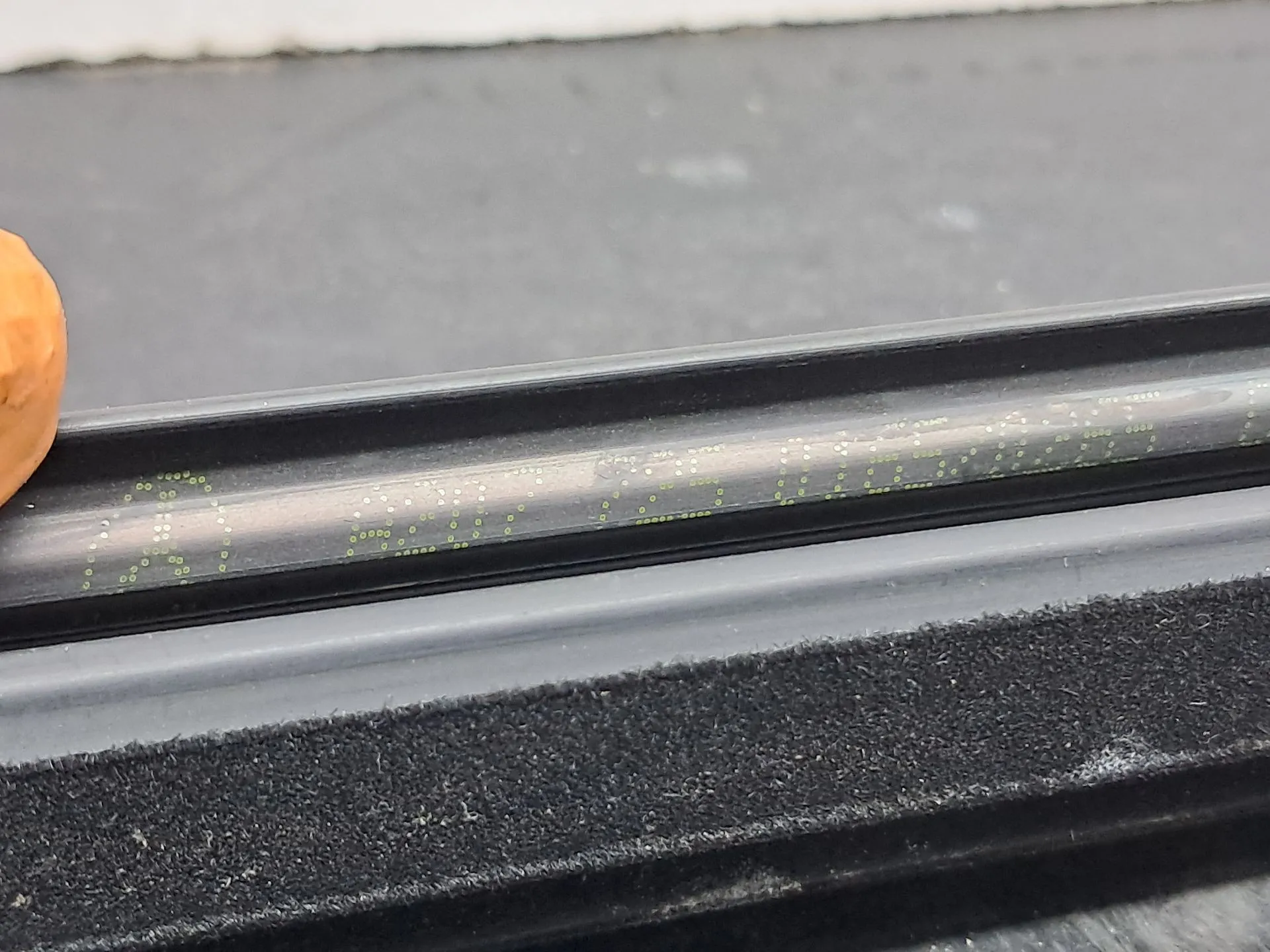 Left front window scraper MERCEDES-BENZ Classe E Cabriolet (A207) Imagem-8