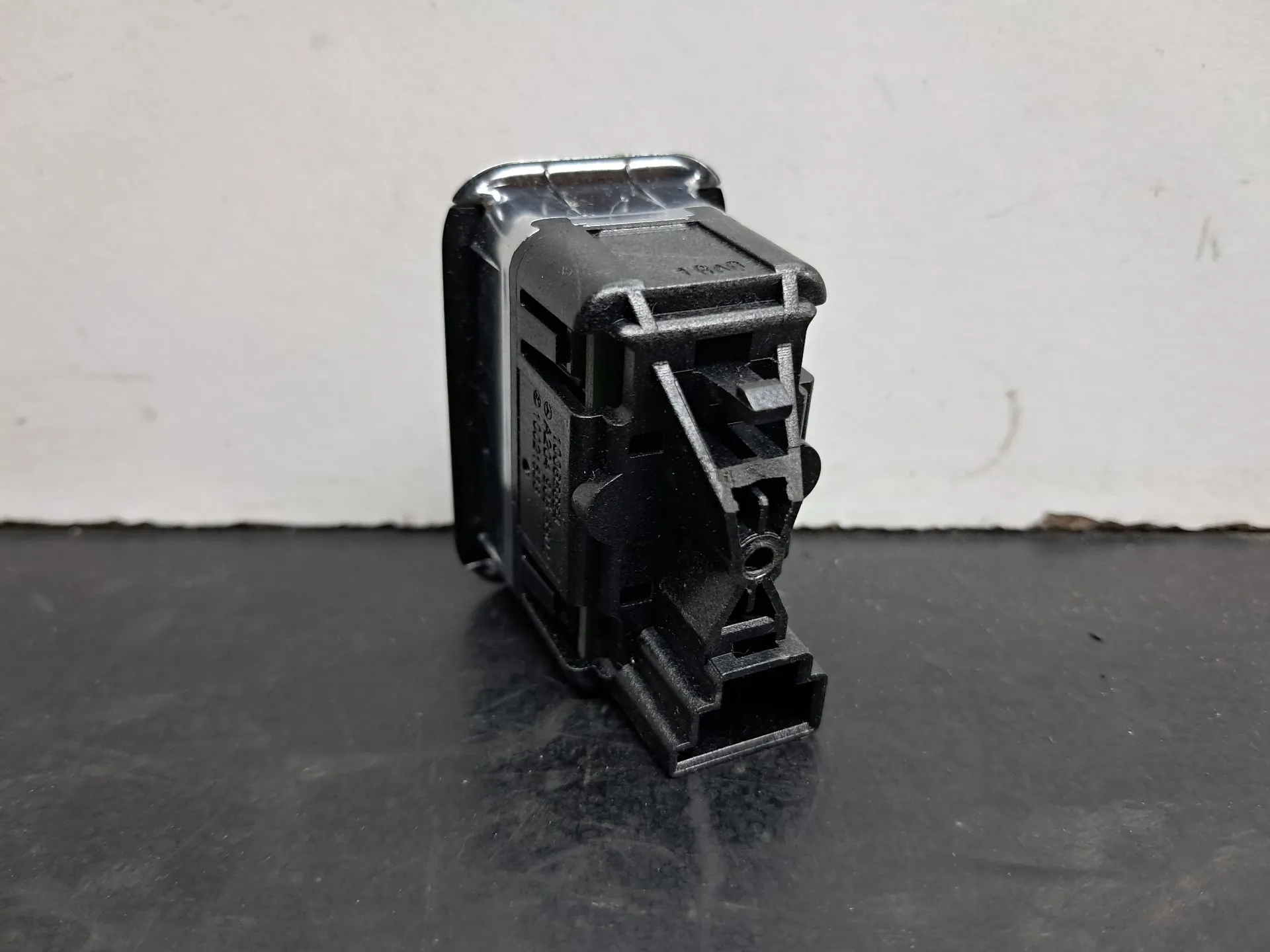 Mando / interruptor elevalunas delantero derecho MERCEDES-BENZ Classe E Cabriolet (A207) Imagem-2