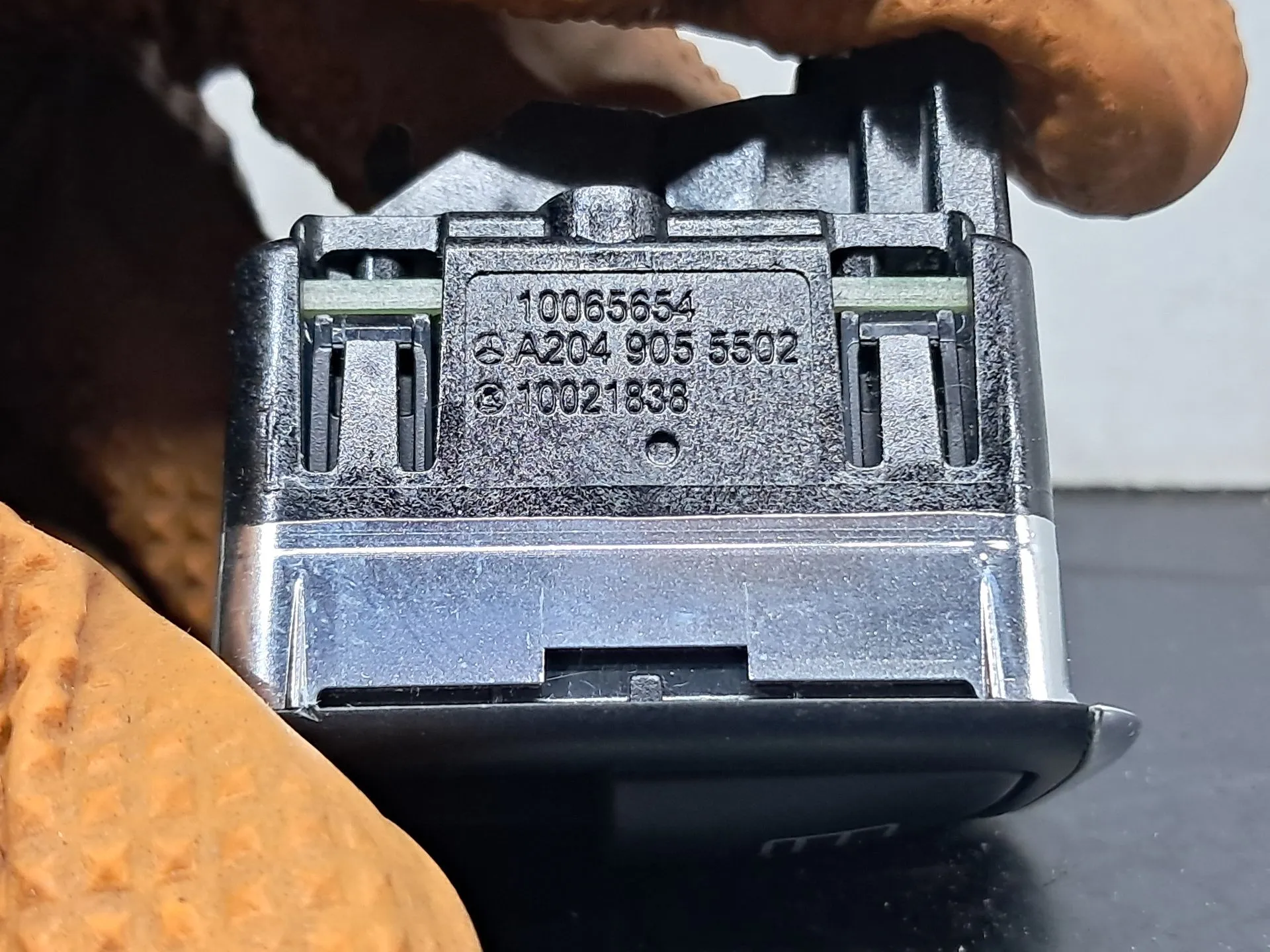 Comando / interruttore alzacristallo posteriore destro MERCEDES-BENZ Classe E Cabriolet (A207) Imagem-2