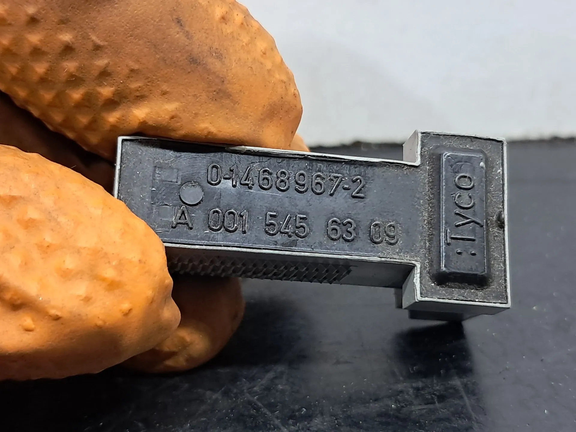 Stop valve MERCEDES-BENZ Classe E Cabriolet (A207) Imagem-3