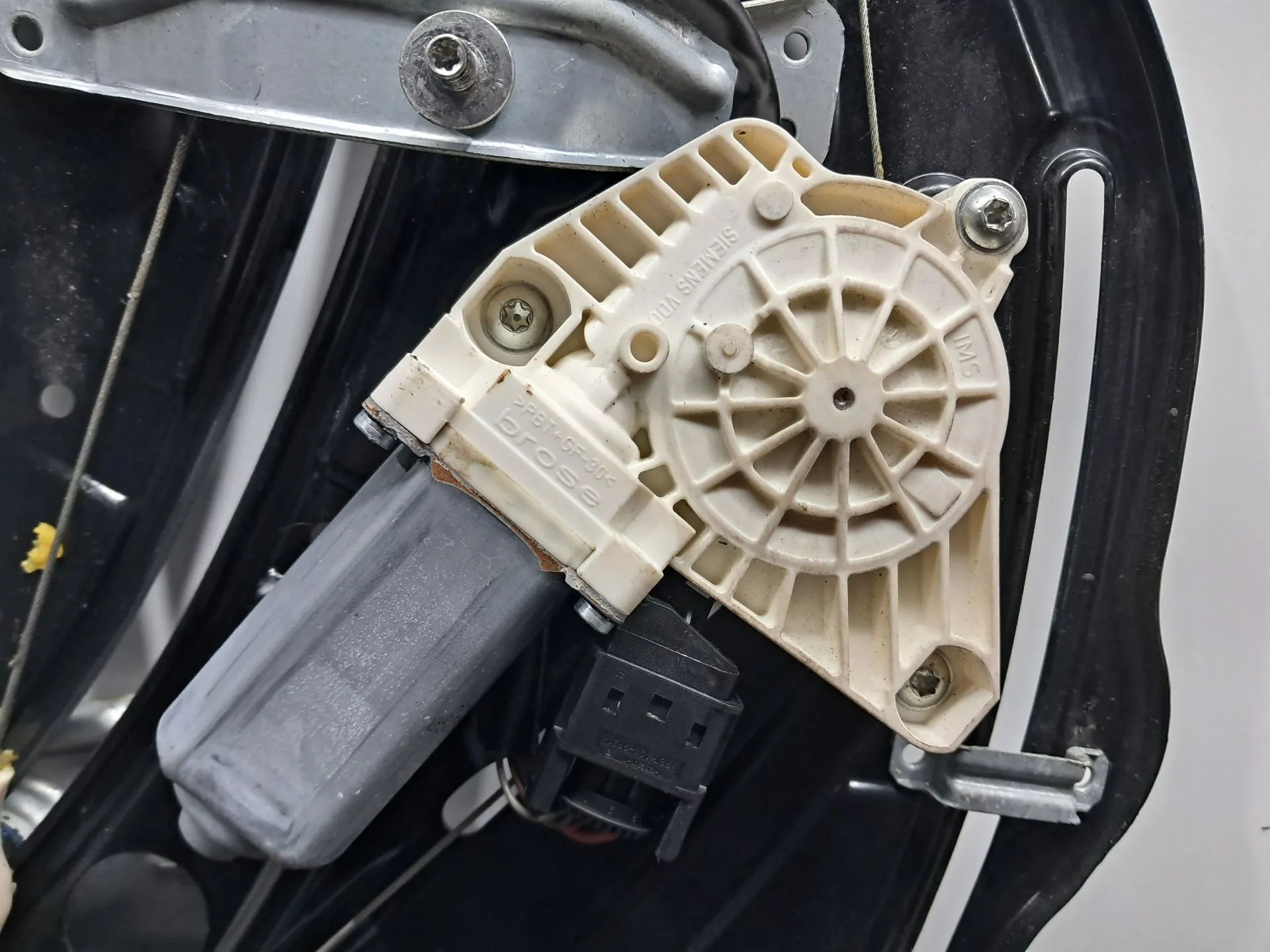 Lève-vitre arrière gauche MERCEDES-BENZ Classe E Cabriolet (A207) Imagem-3