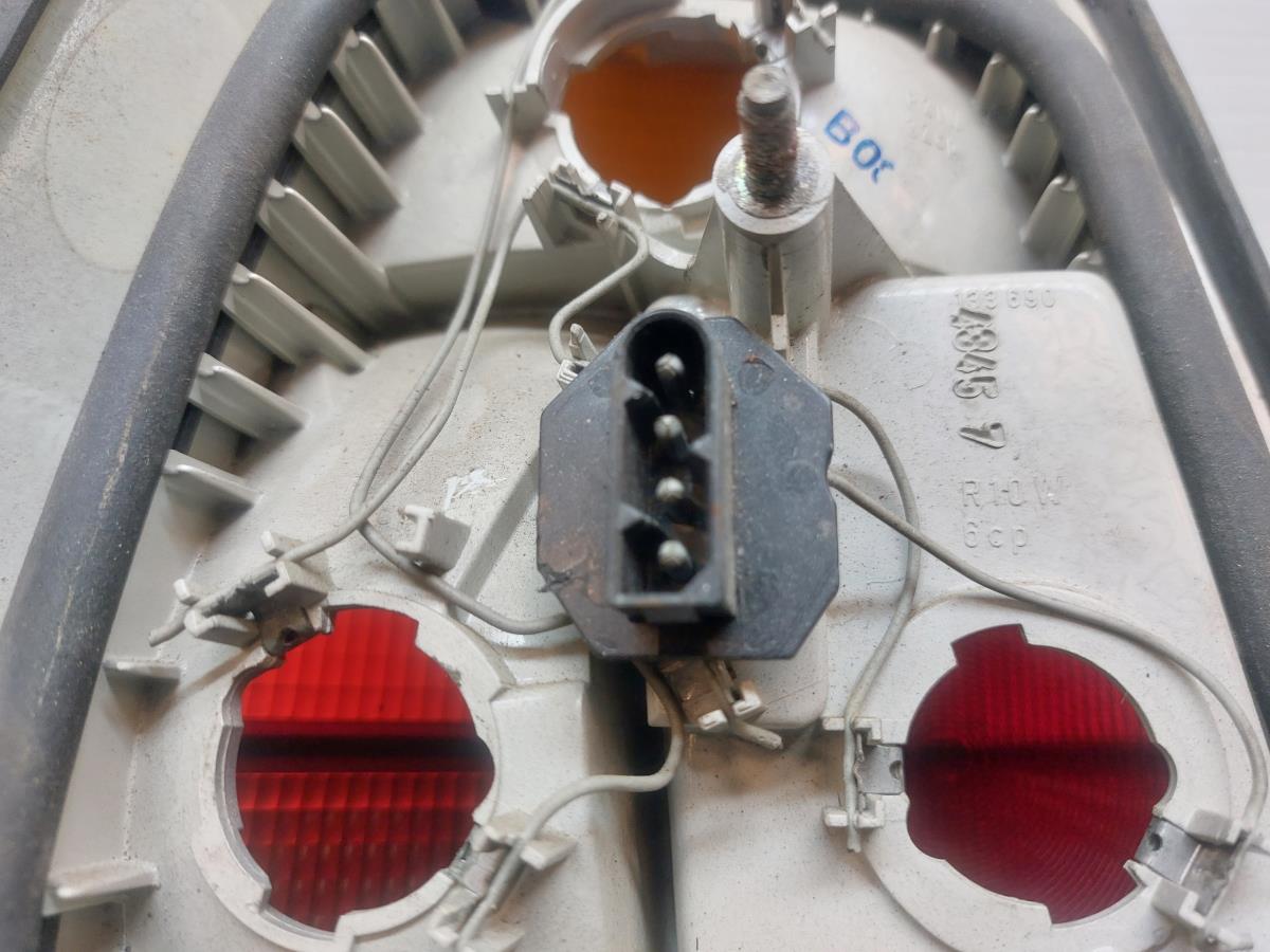 Feu arrière Droite BMW 5 (E34) Imagem-4