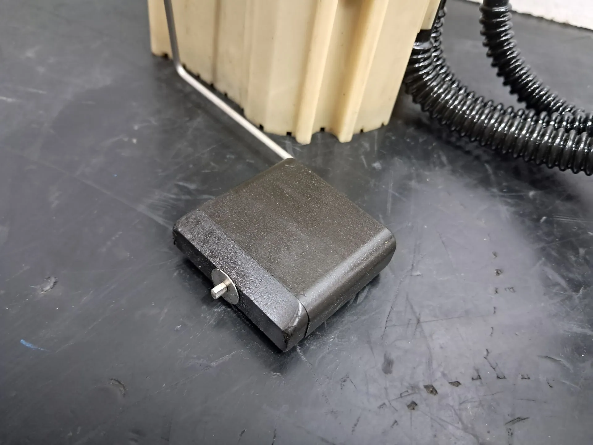 Pompa carburante MERCEDES-BENZ Classe E Cabriolet (A207) Imagem-2