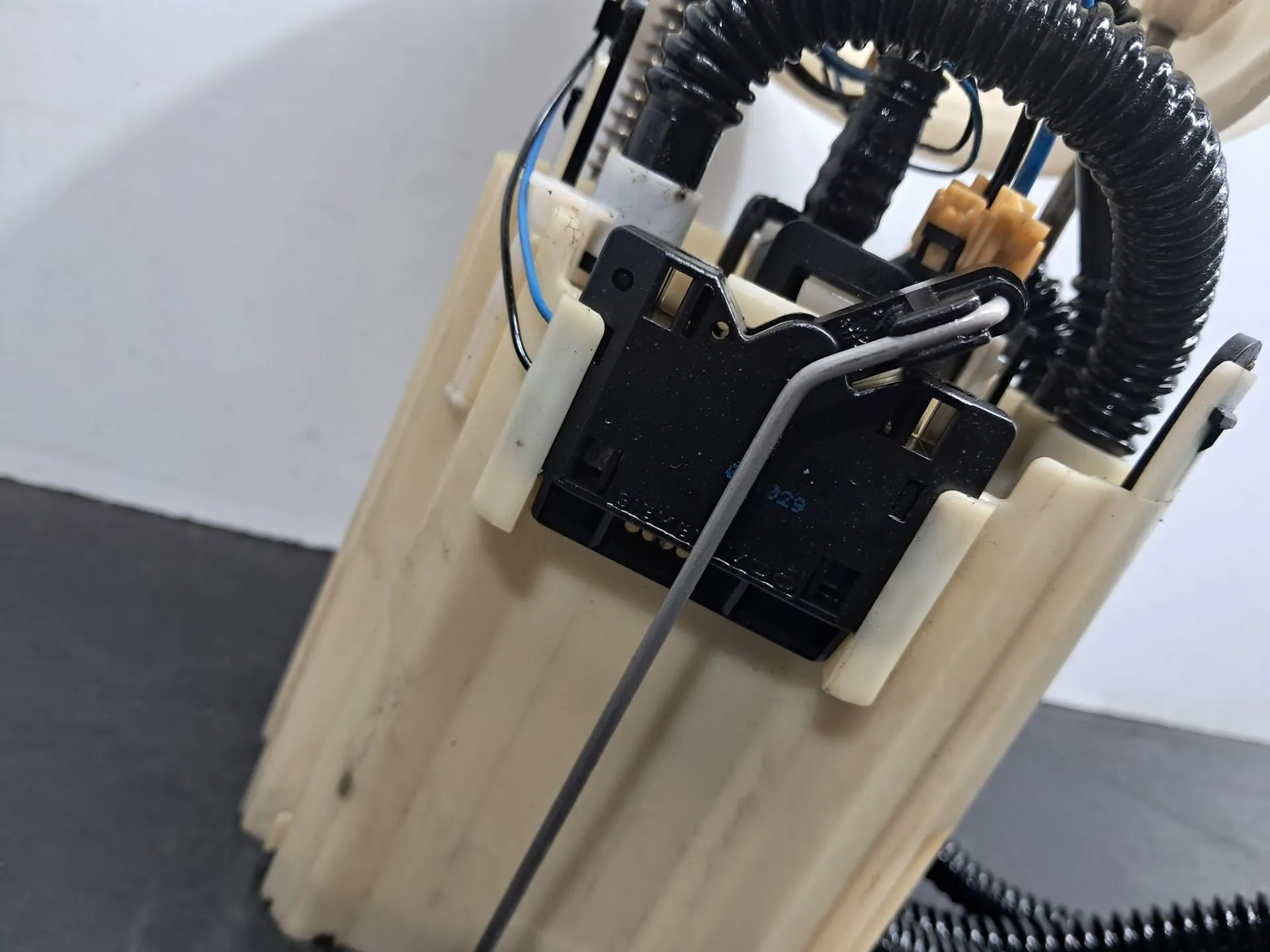 Pompa carburante MERCEDES-BENZ Classe E Cabriolet (A207) Imagem-1