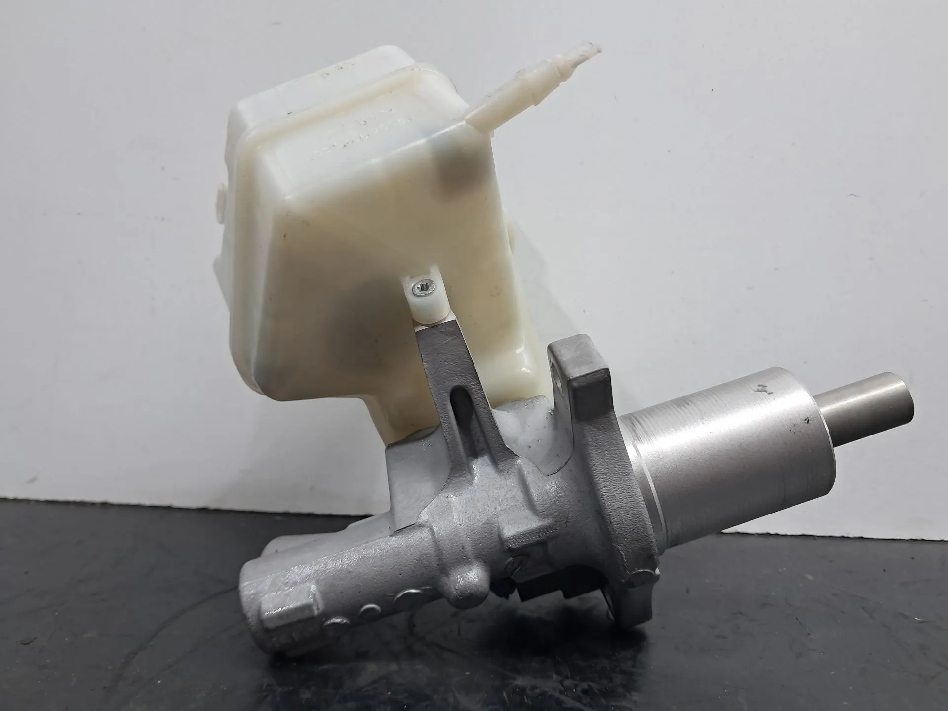 Pompa centrale dei freni MERCEDES-BENZ Classe E Cabriolet (A207) Imagem-2