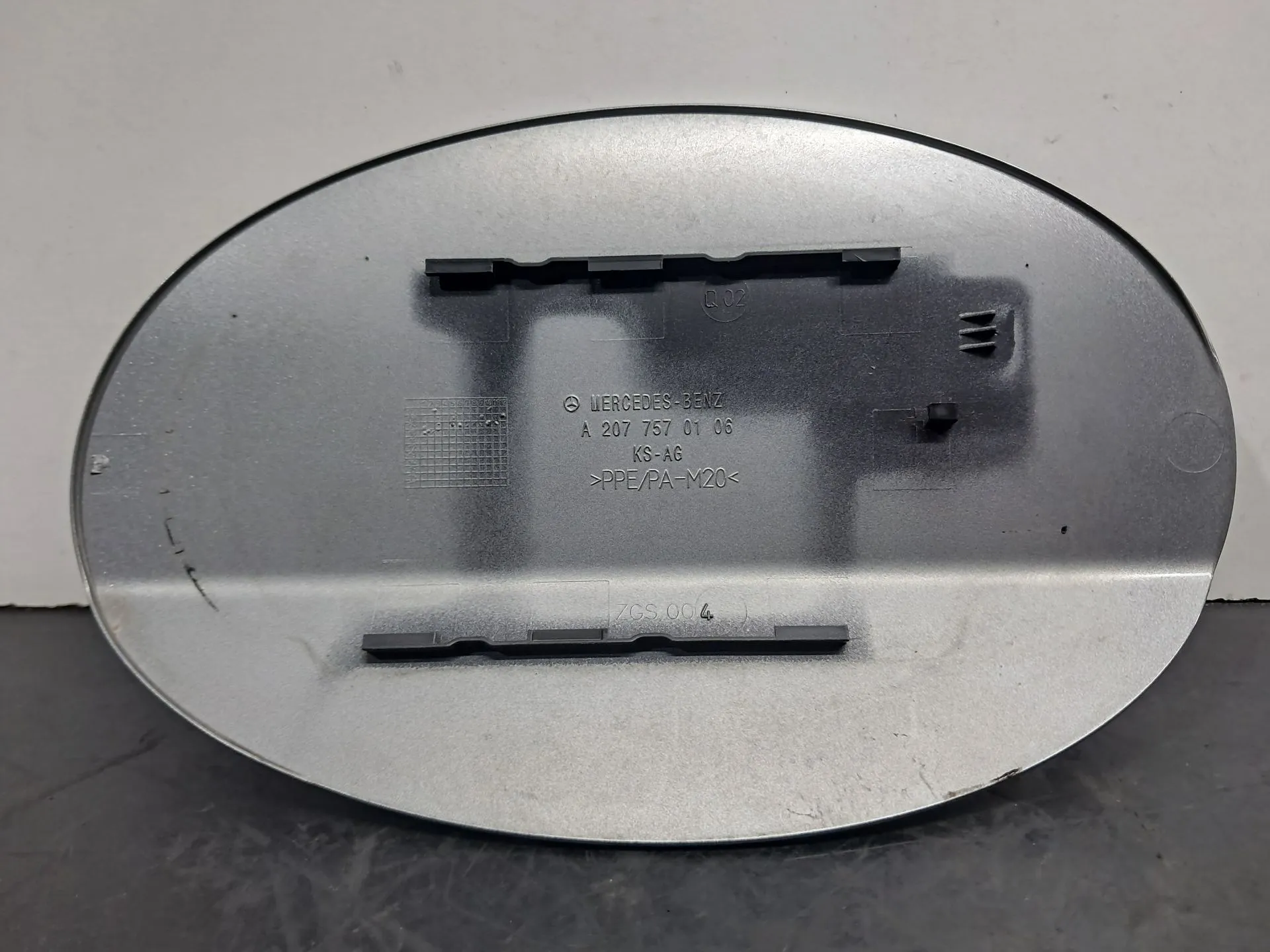 Tappo serbatoio carburante MERCEDES-BENZ Classe E Cabriolet (A207) Imagem-2