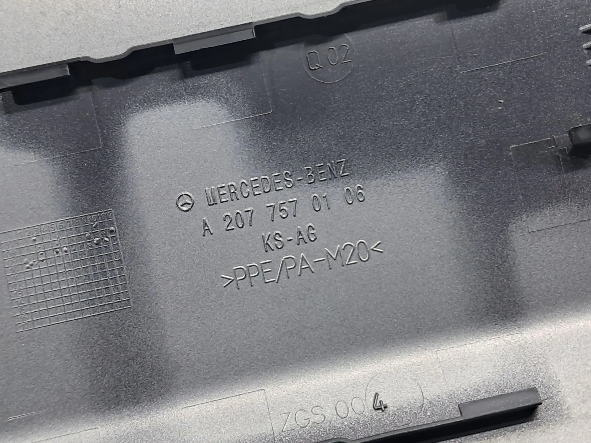 Tappo serbatoio carburante MERCEDES-BENZ Classe E Cabriolet (A207) Imagem-3