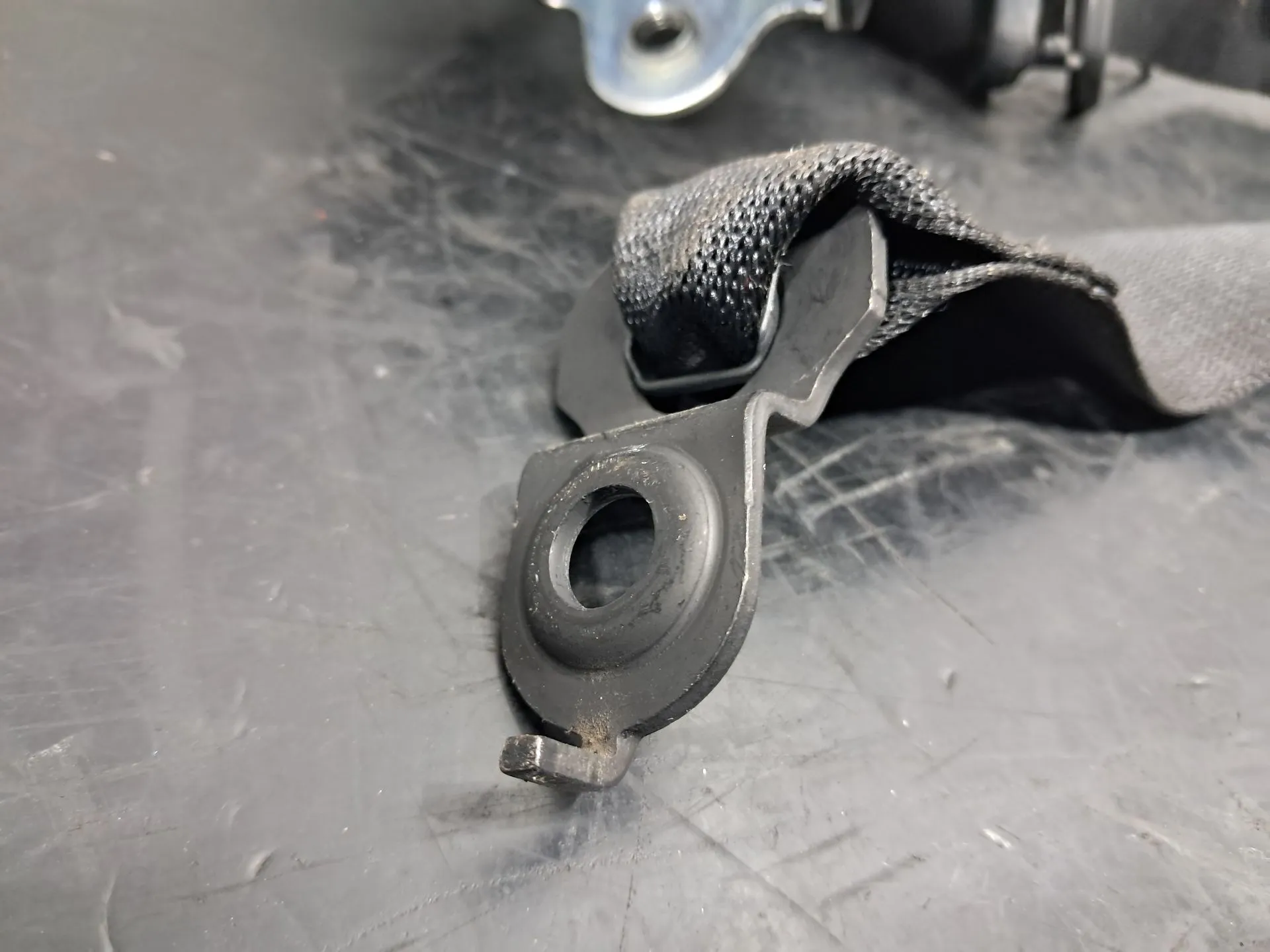 Left rear seatbelt MERCEDES-BENZ Classe E Cabriolet (A207) Imagem-1