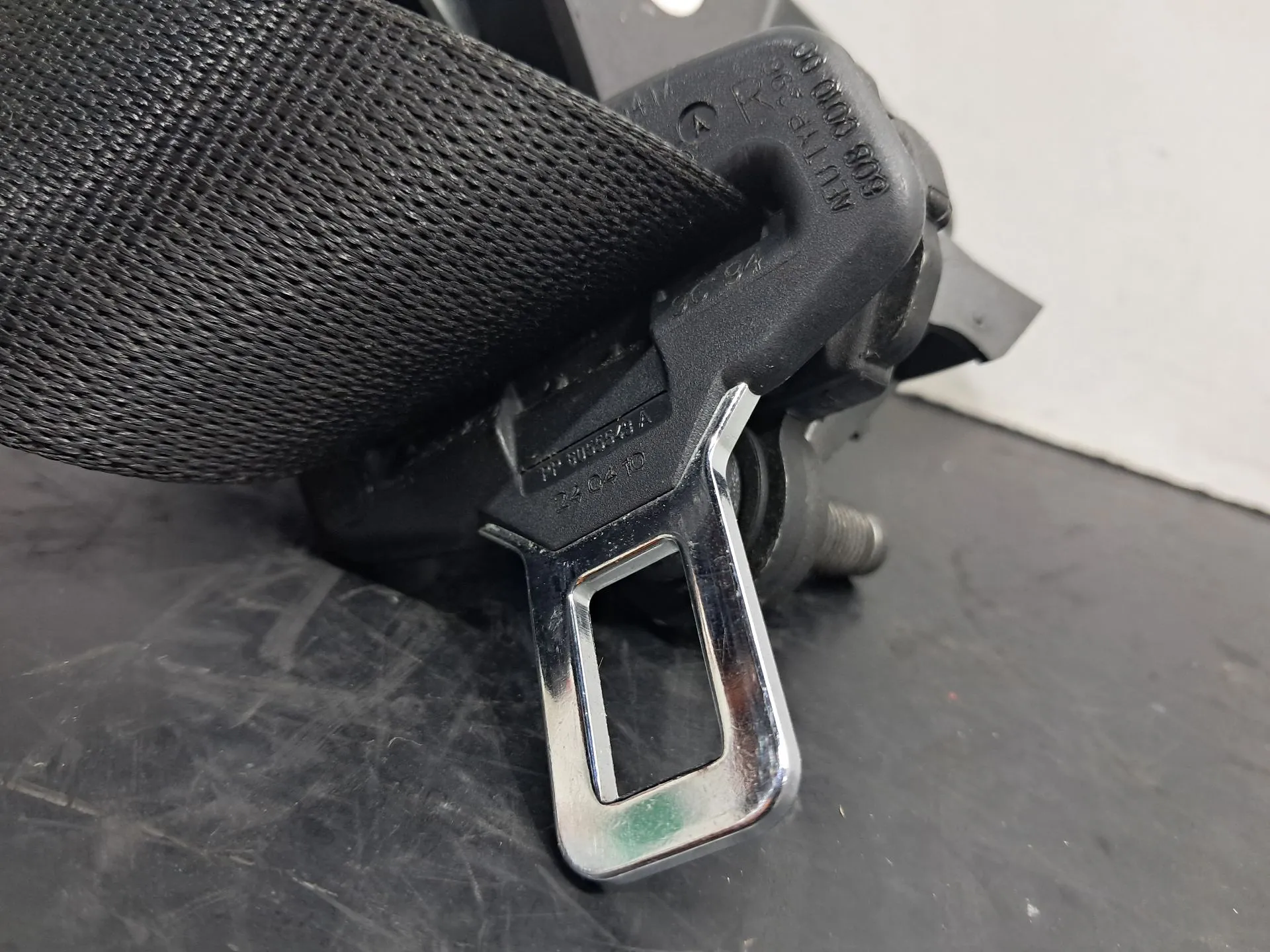 Right rear seatbelt MERCEDES-BENZ Classe E Cabriolet (A207) Imagem-2