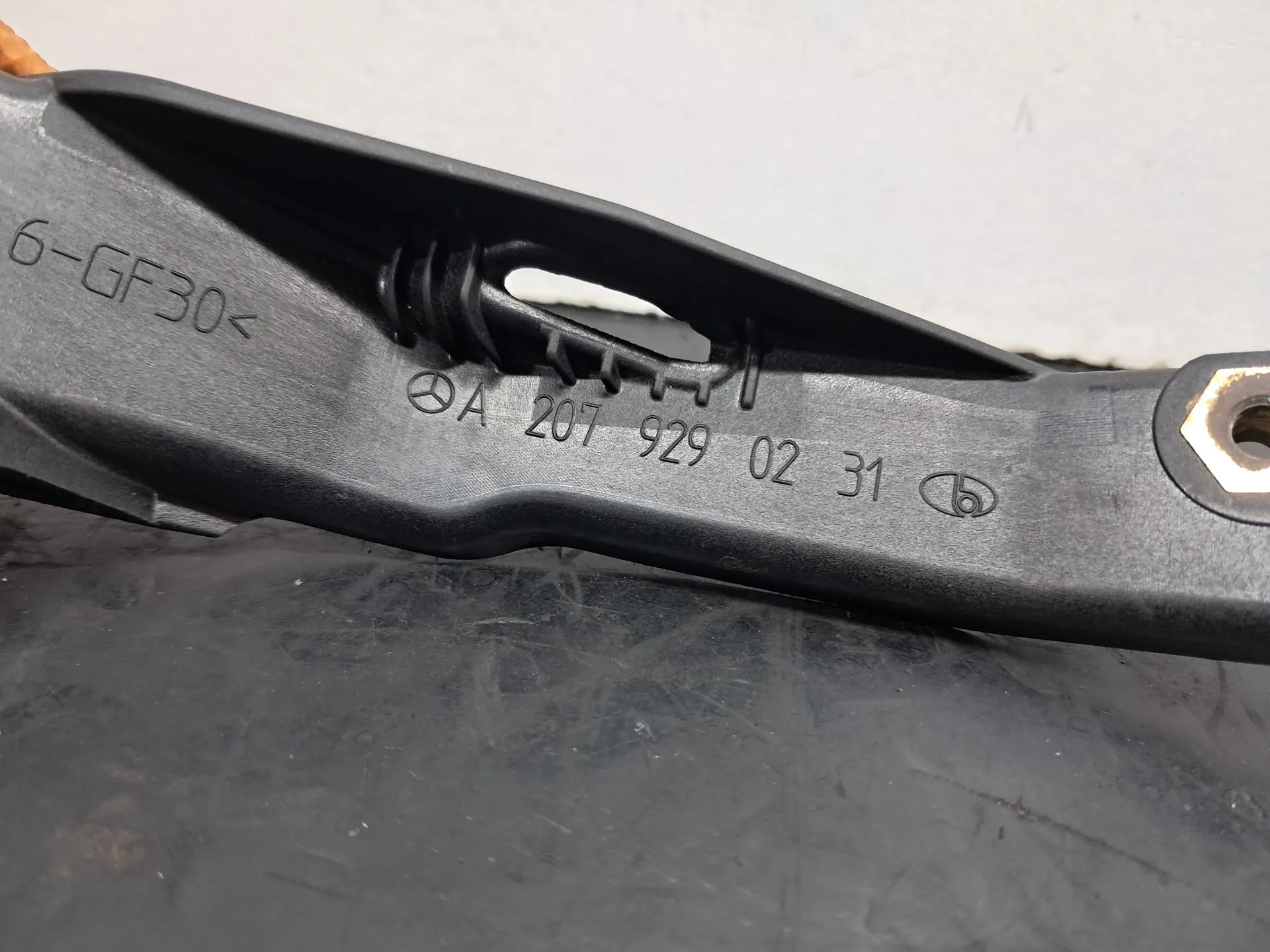 Supporto generico MERCEDES-BENZ Classe E Cabriolet (A207) Imagem-1