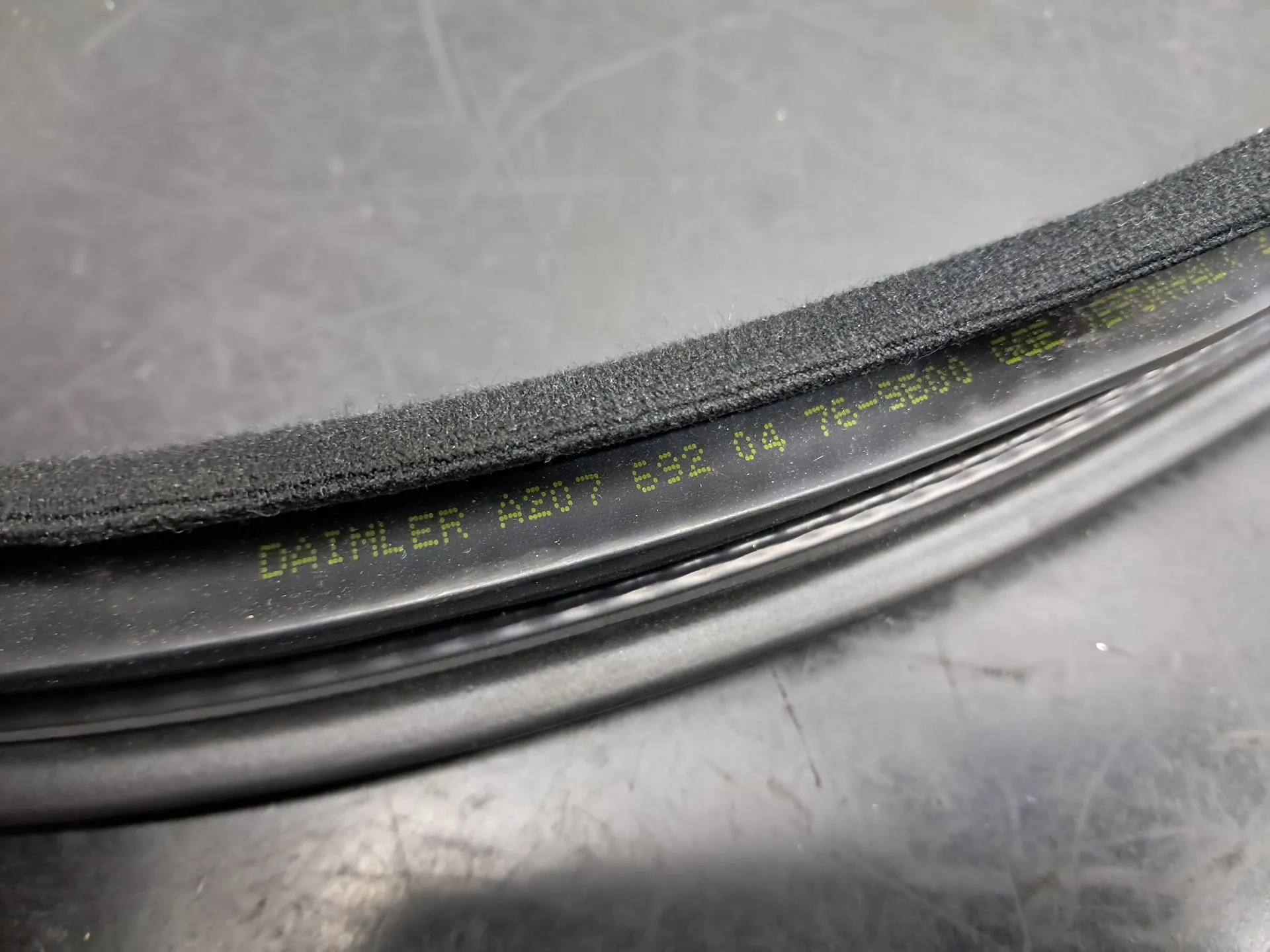 Generic rubber MERCEDES-BENZ Classe E Cabriolet (A207) Imagem-13