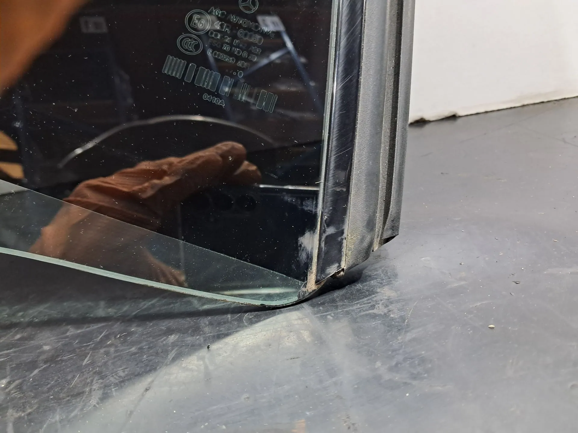 Vidrio del panel Trasero Derecho MERCEDES-BENZ Classe E Cabriolet (A207) Imagem-1