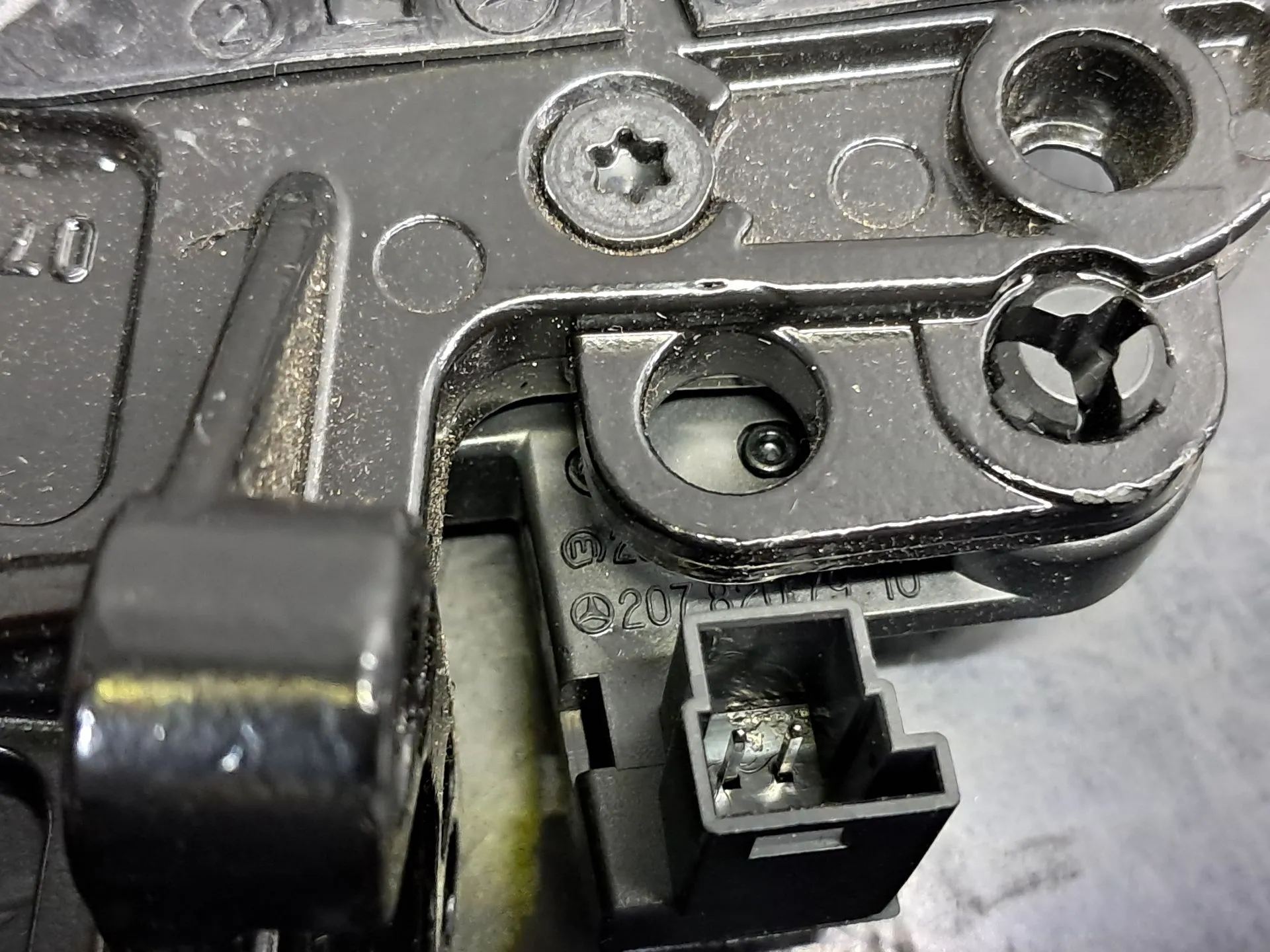 Serratura / chiusura generica MERCEDES-BENZ Classe E Cabriolet (A207) Imagem-3