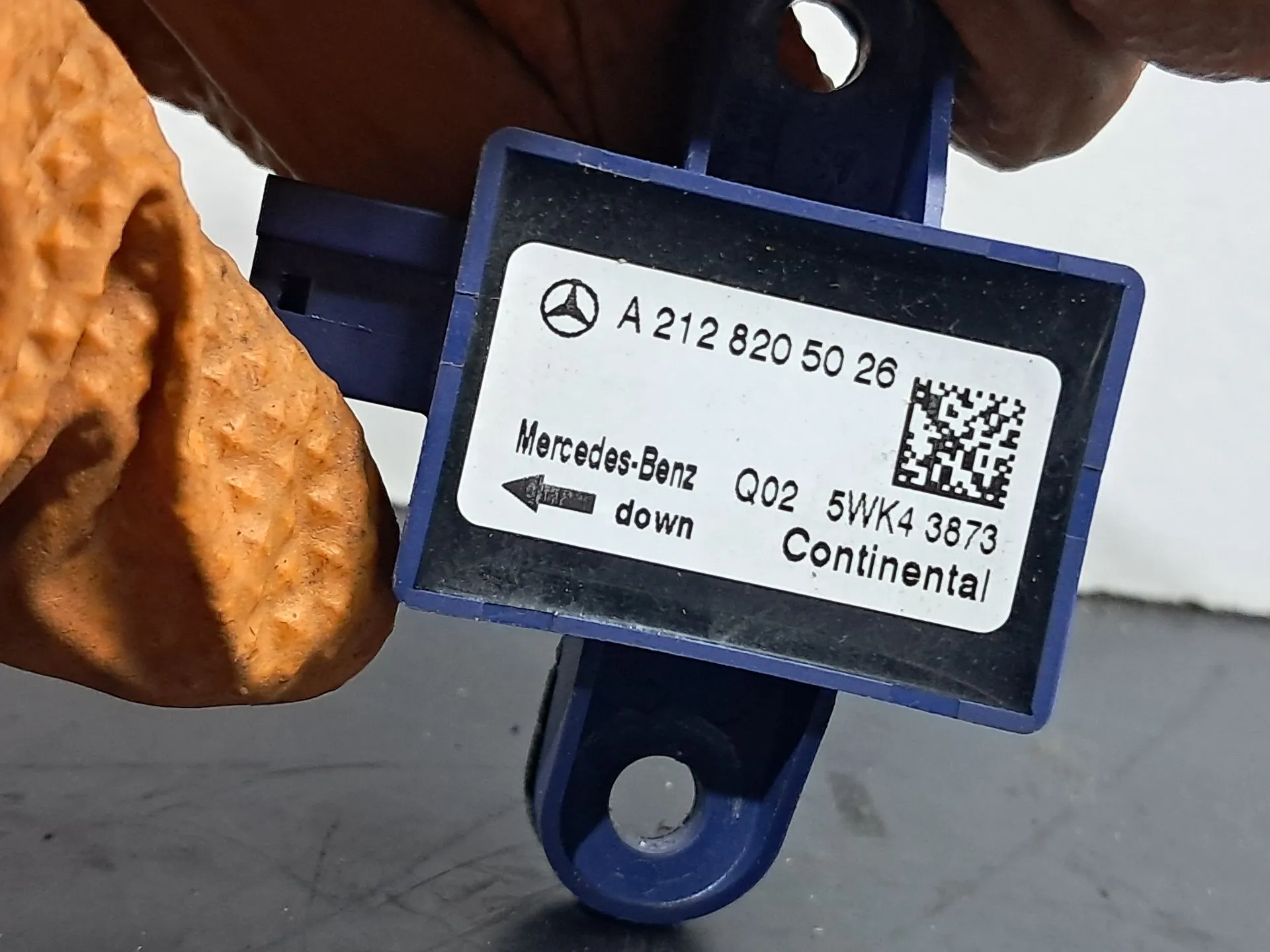 Right front airbag sensor MERCEDES-BENZ Classe E Cabriolet (A207) Imagem-1